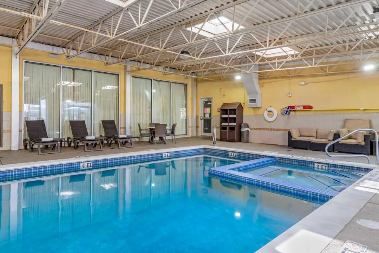 Swimming pool in Comfort Inn & Suites Triadelphia - Wheeling