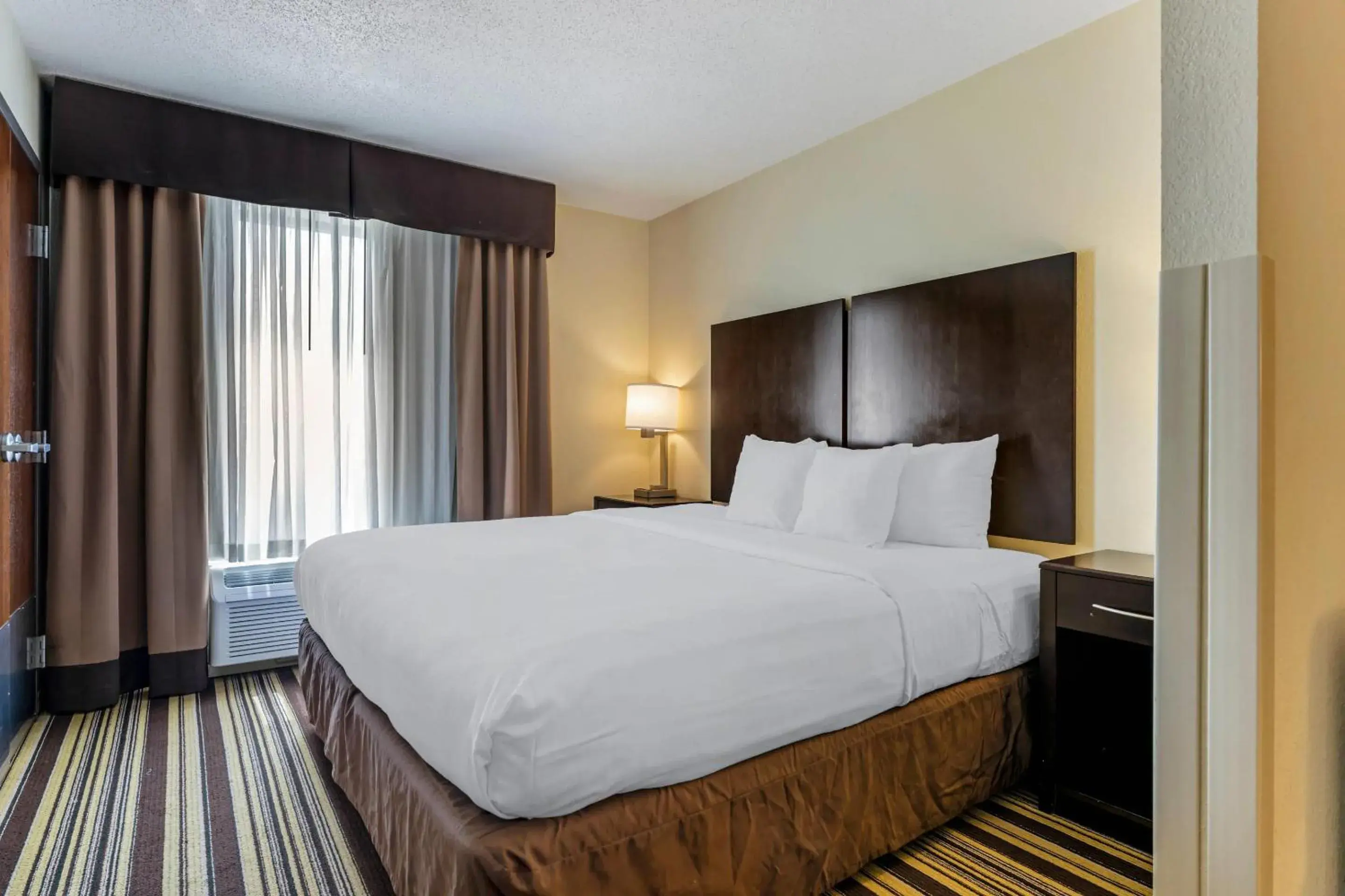 Comfort Inn & Suites Triadelphia - Wheeling Comfort Inn & Suites Triadelphia - Wheeling