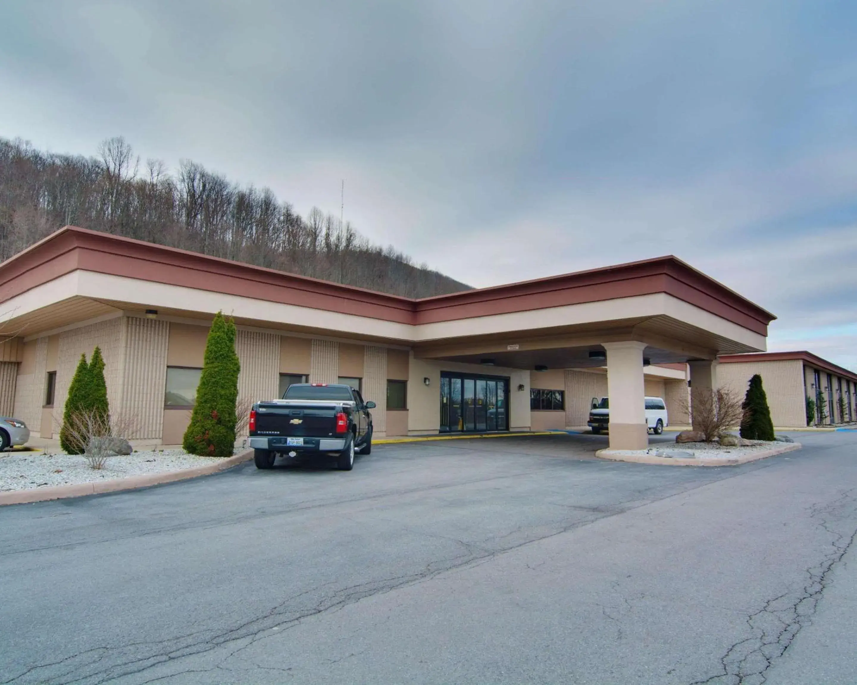 Property building in Quality Hotel and Conference Center Bluefield Property building in Quality Hotel and Conference Center Bluefield