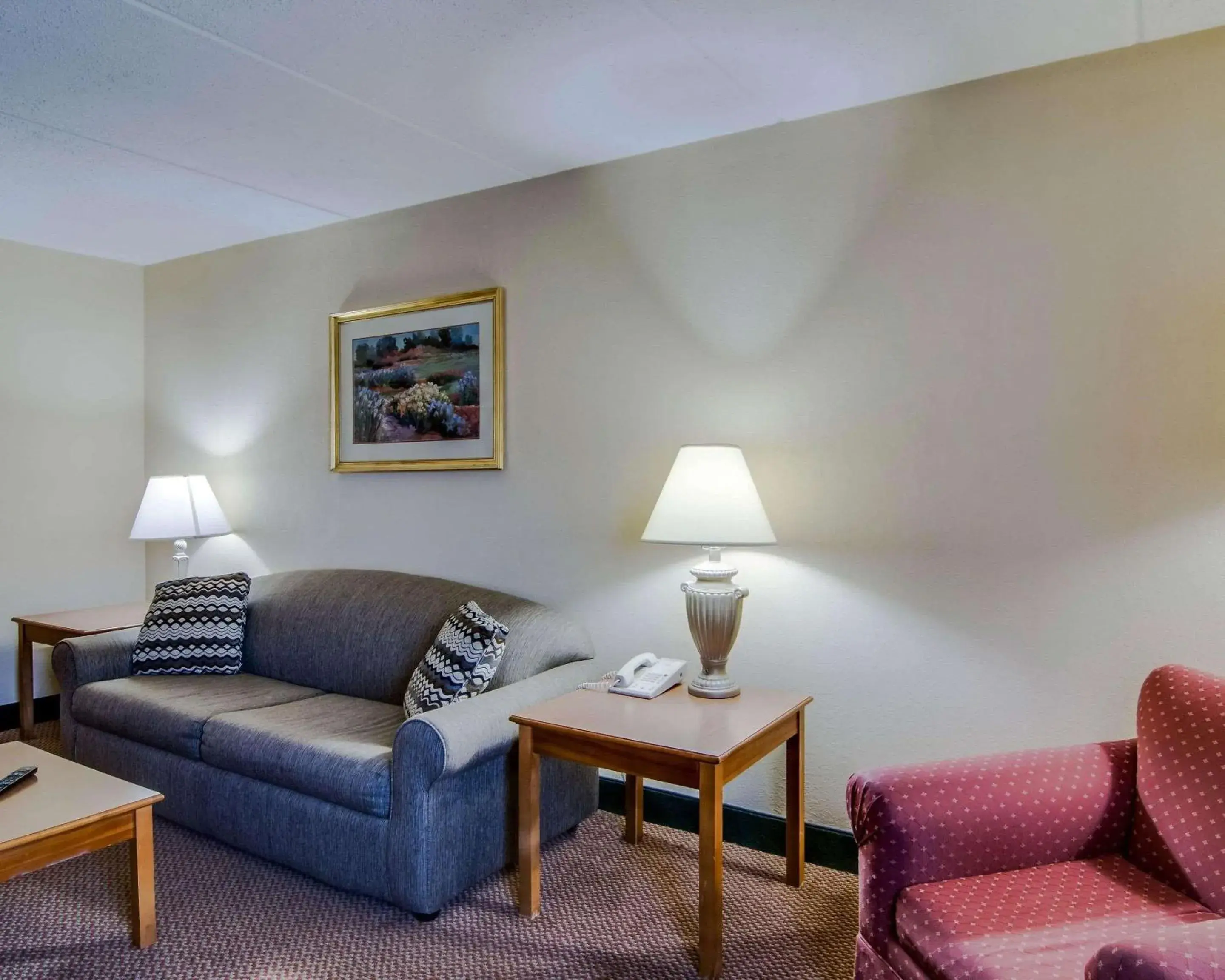 Photo of the whole room in Quality Hotel and Conference Center Bluefield Photo of the whole room in Quality Hotel and Conference Center Bluefield