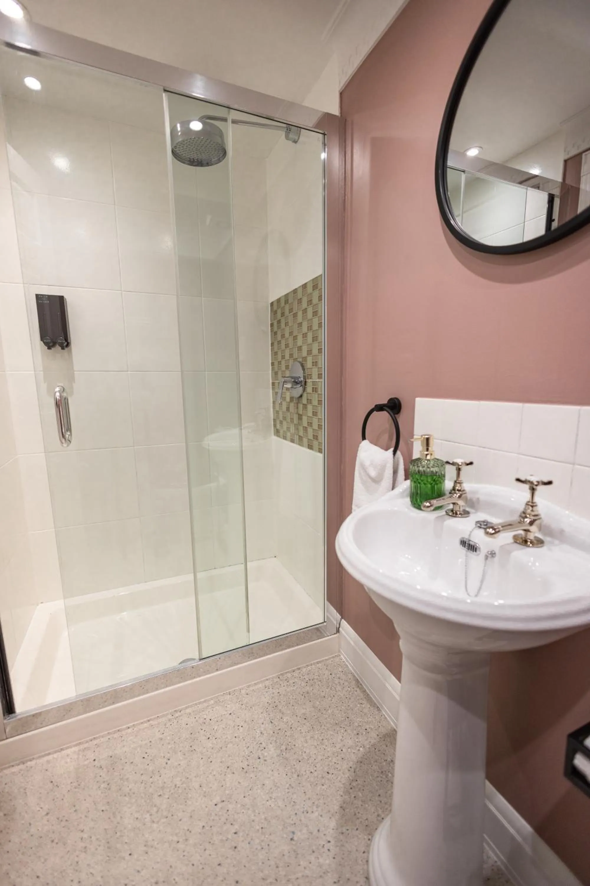 Shower in House Arundel