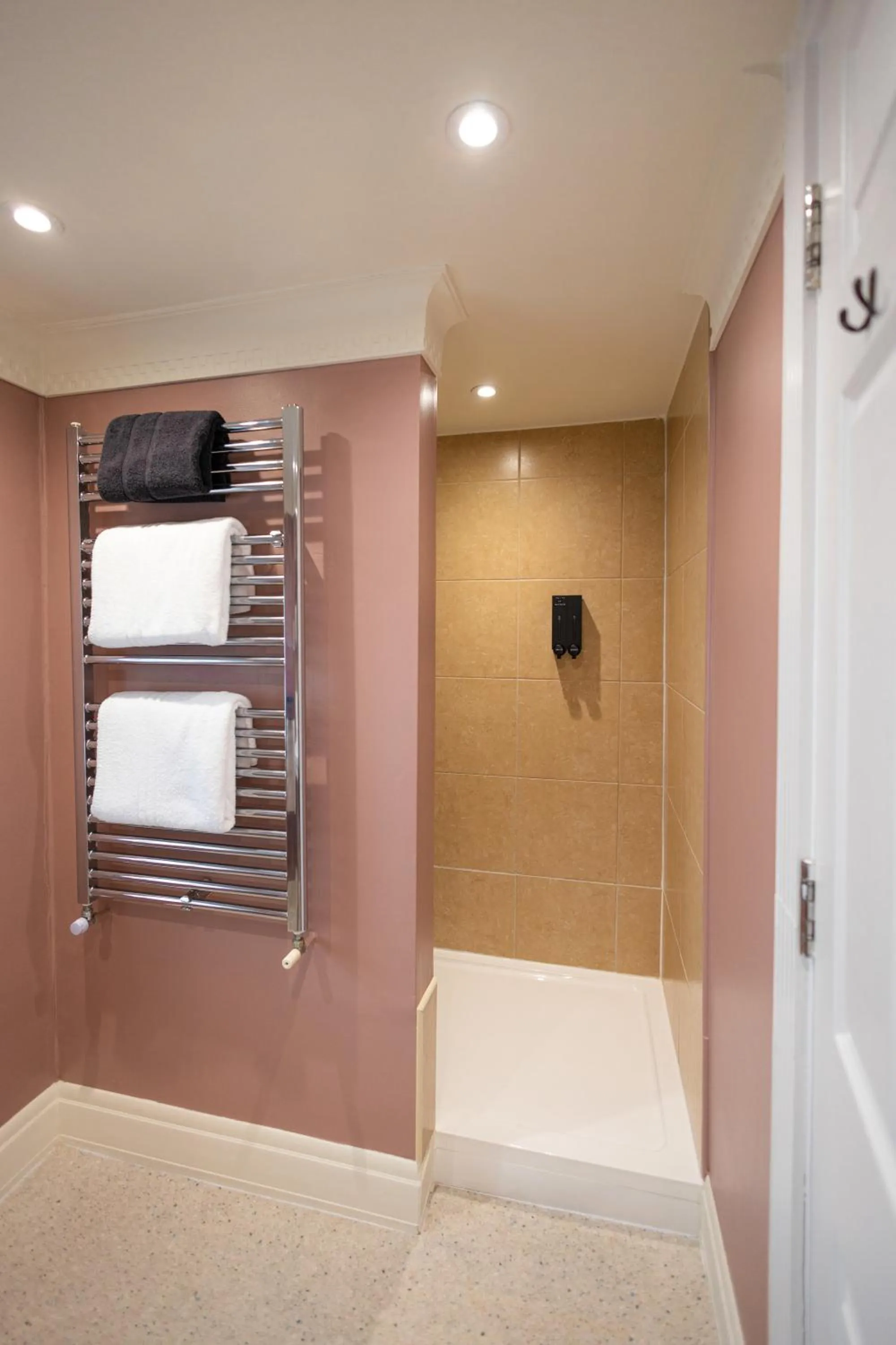 Shower in House Arundel