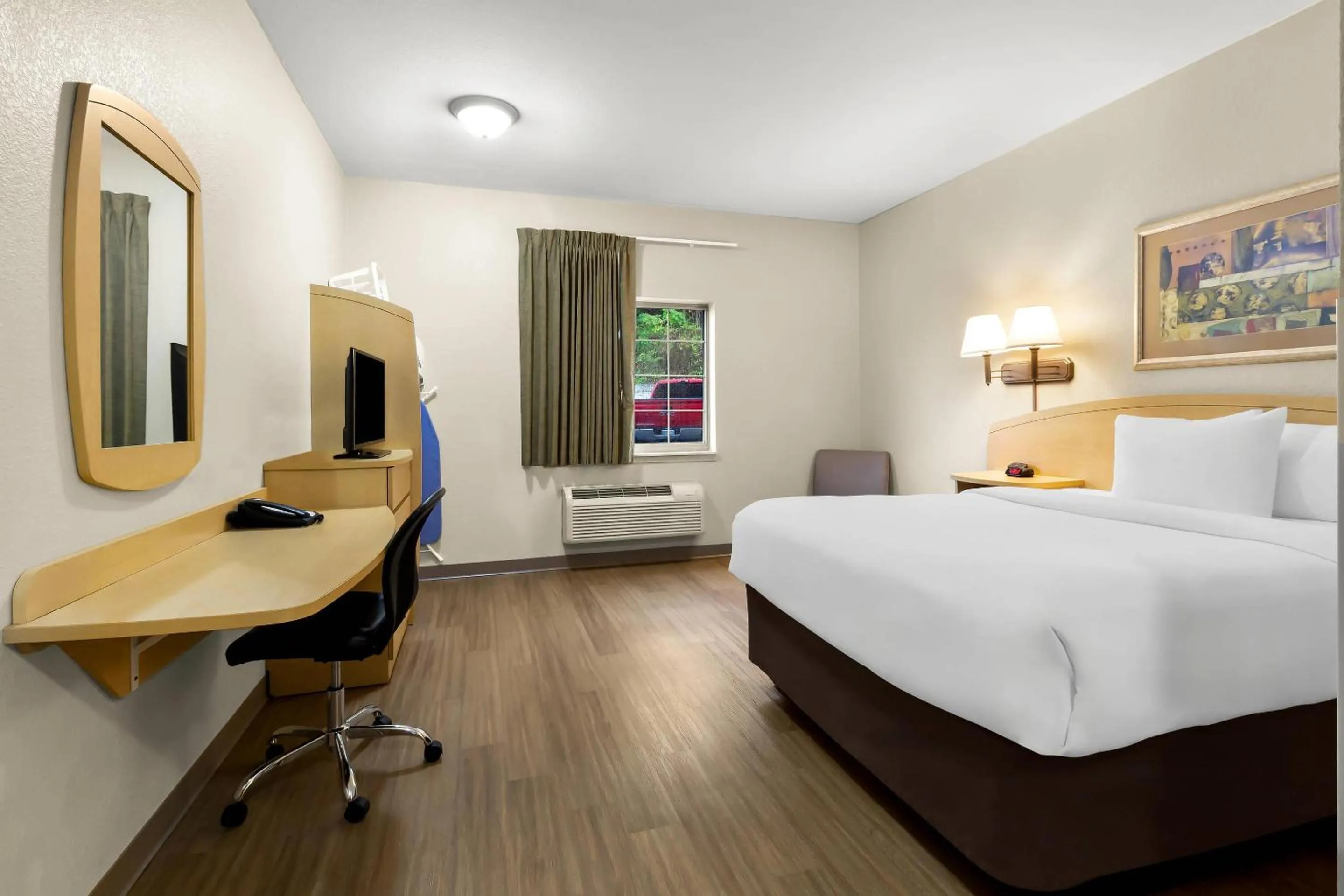 Bedroom, Bed in Suburban Studios Morgantown