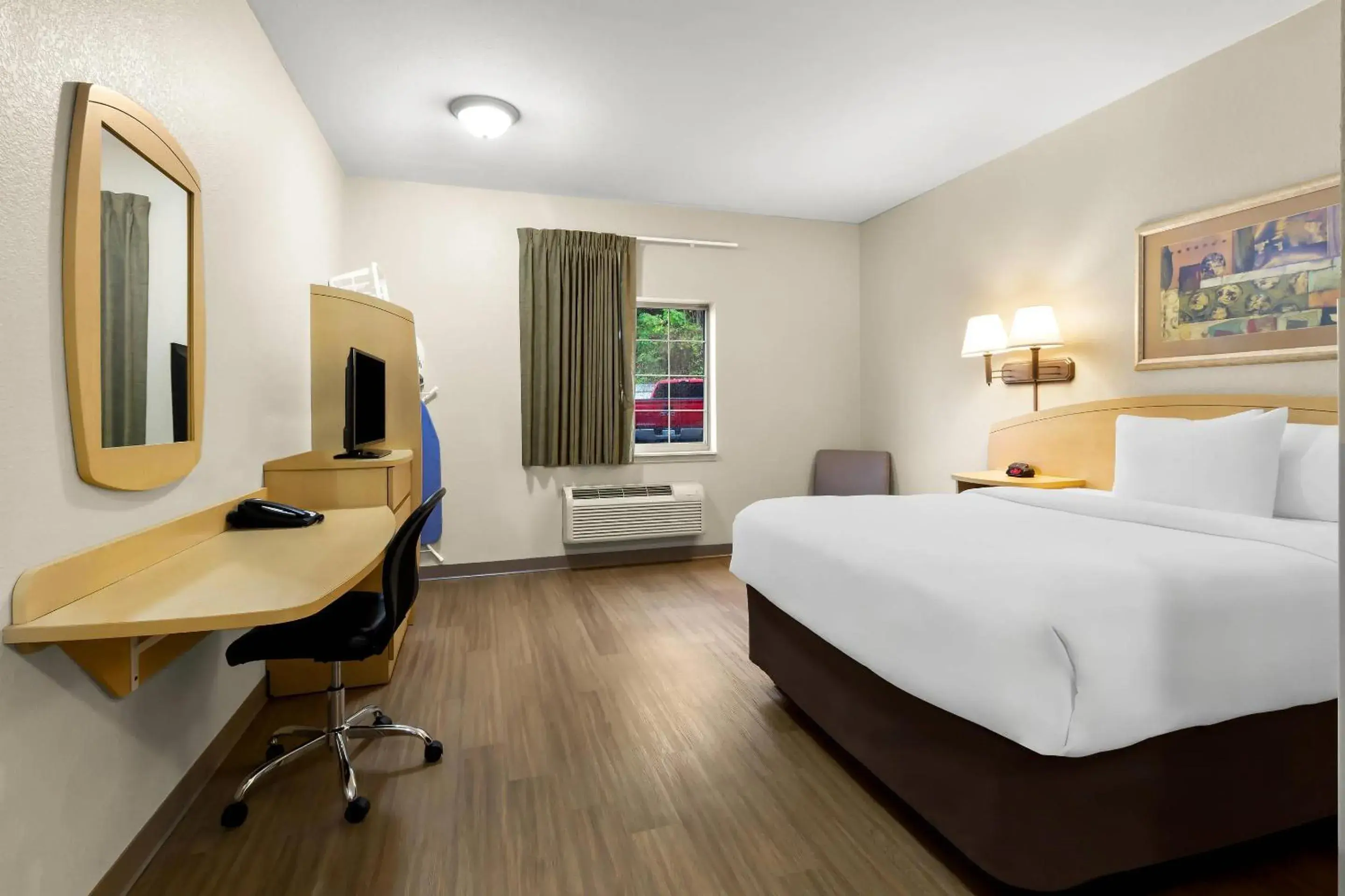 Bedroom, Bed in Suburban Studios Morgantown Bedroom, Bed in Suburban Studios Morgantown