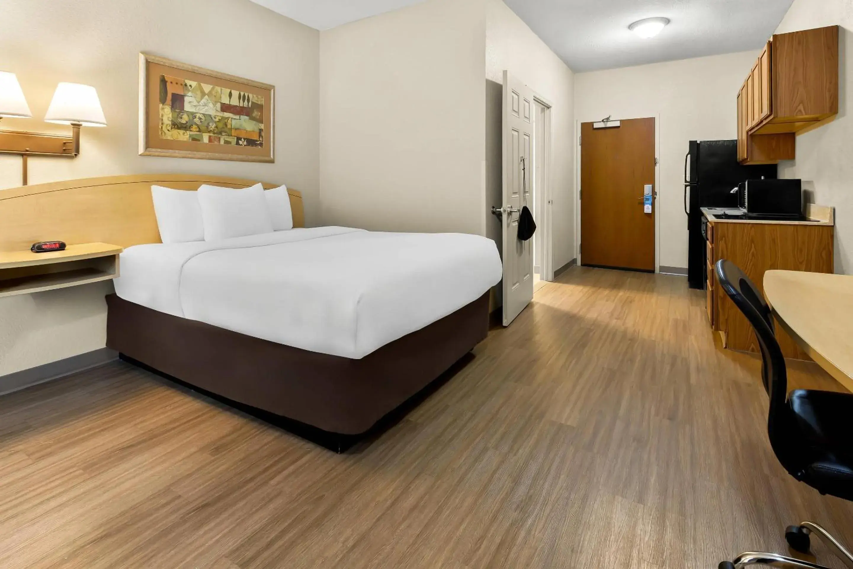 Bedroom, Bed in Suburban Studios Morgantown Bedroom, Bed in Suburban Studios Morgantown