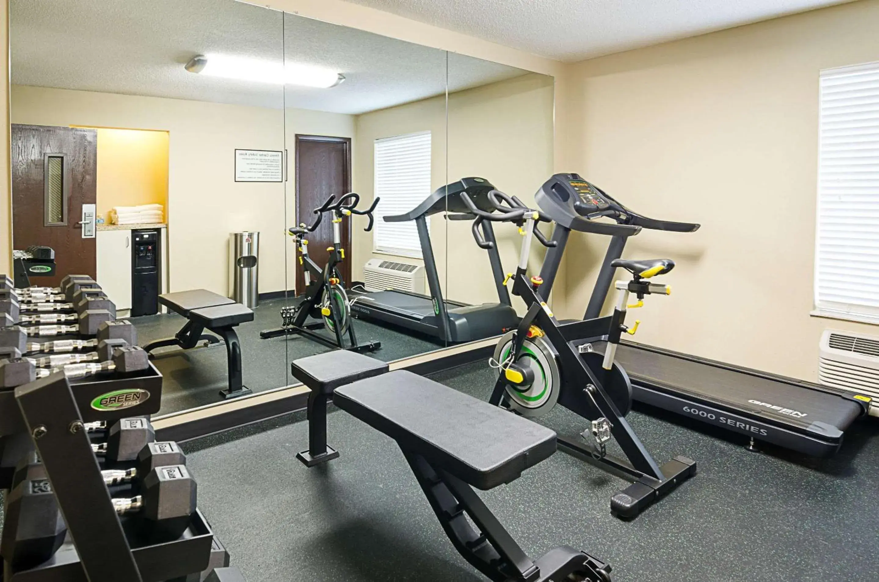 Fitness centre/facilities in Quality Inn Fitness centre/facilities in Quality Inn