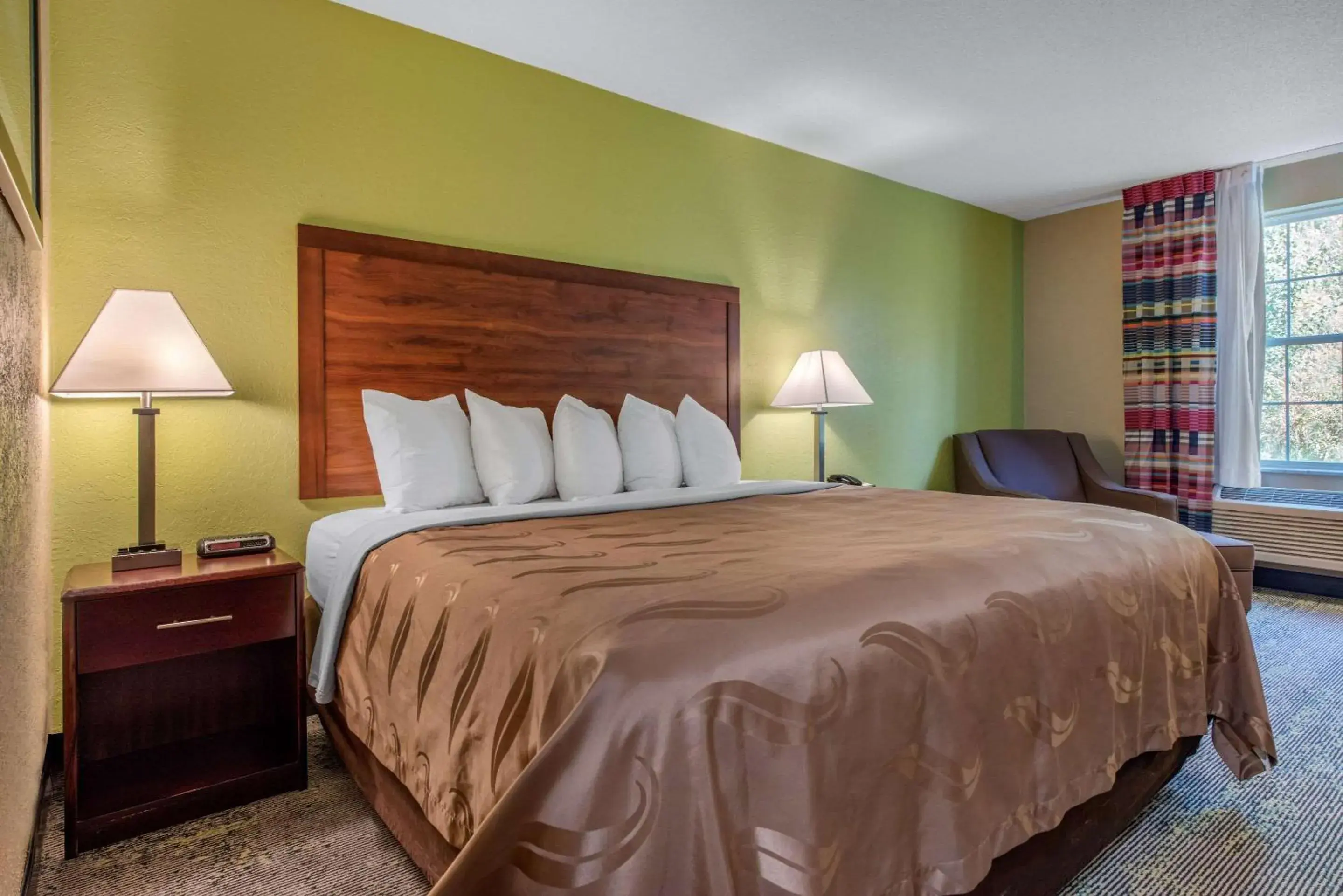 Photo of the whole room, Bed in Quality Inn Morgantown Photo of the whole room, Bed in Quality Inn Morgantown