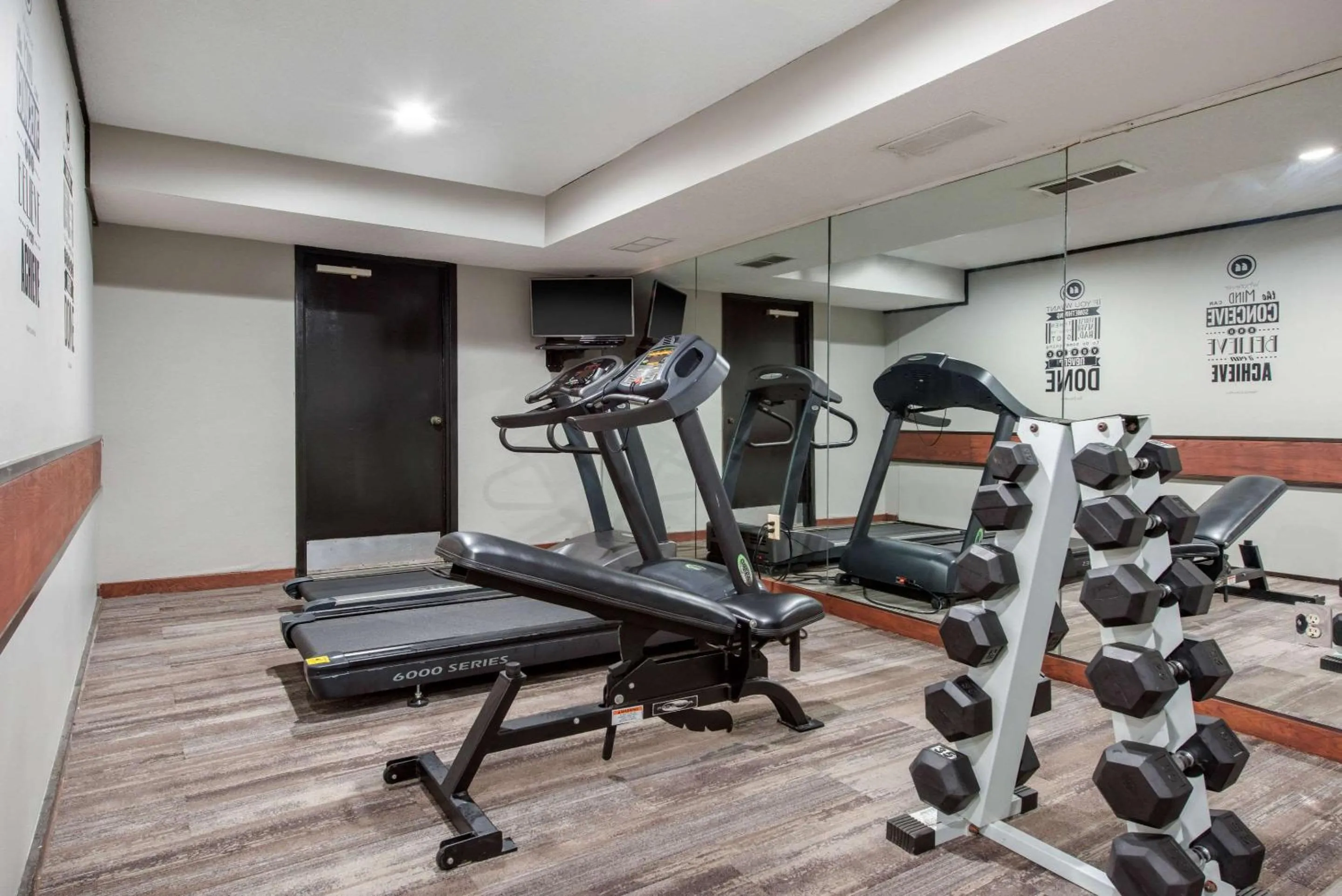 Fitness centre/facilities in Quality Inn Morgantown