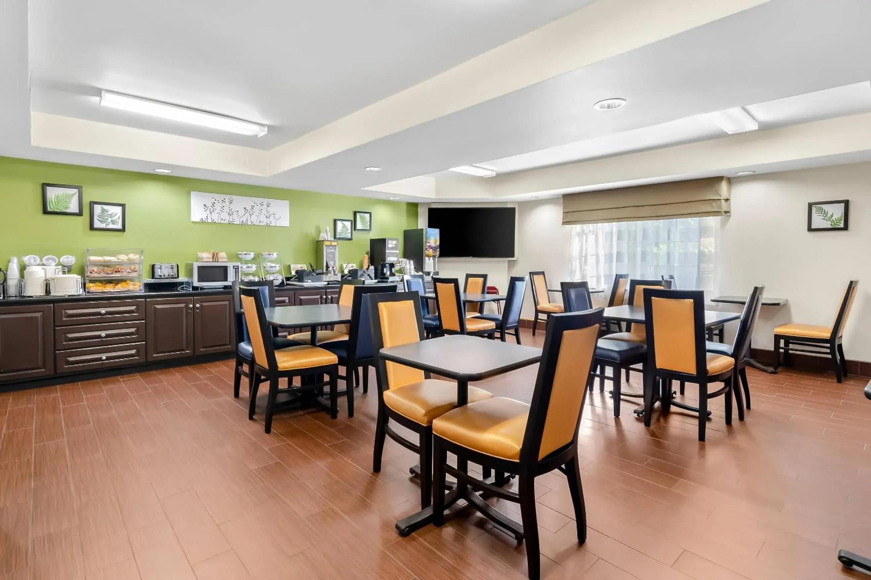 Breakfast in Sleep Inn & Suites Princeton I-77 Breakfast in Sleep Inn & Suites Princeton I-77