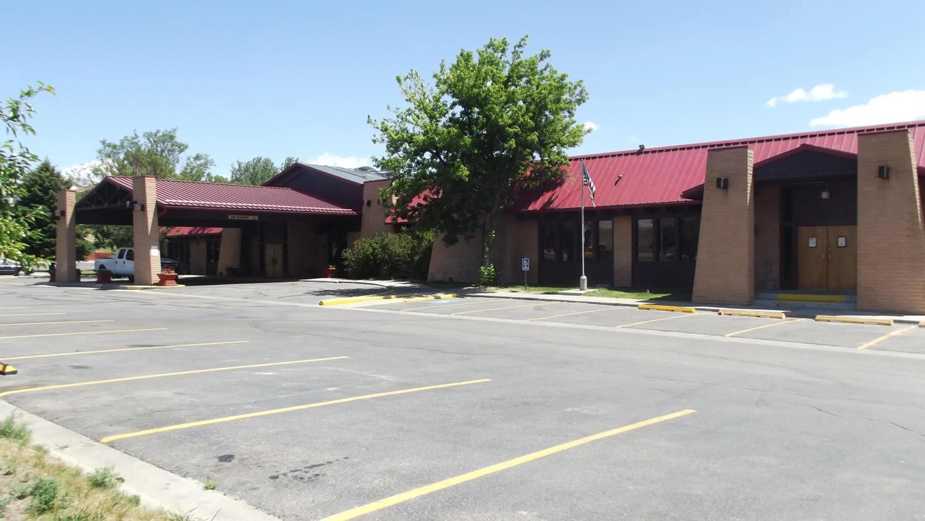 Facade/entrance in Douglas Inn and Conference Center