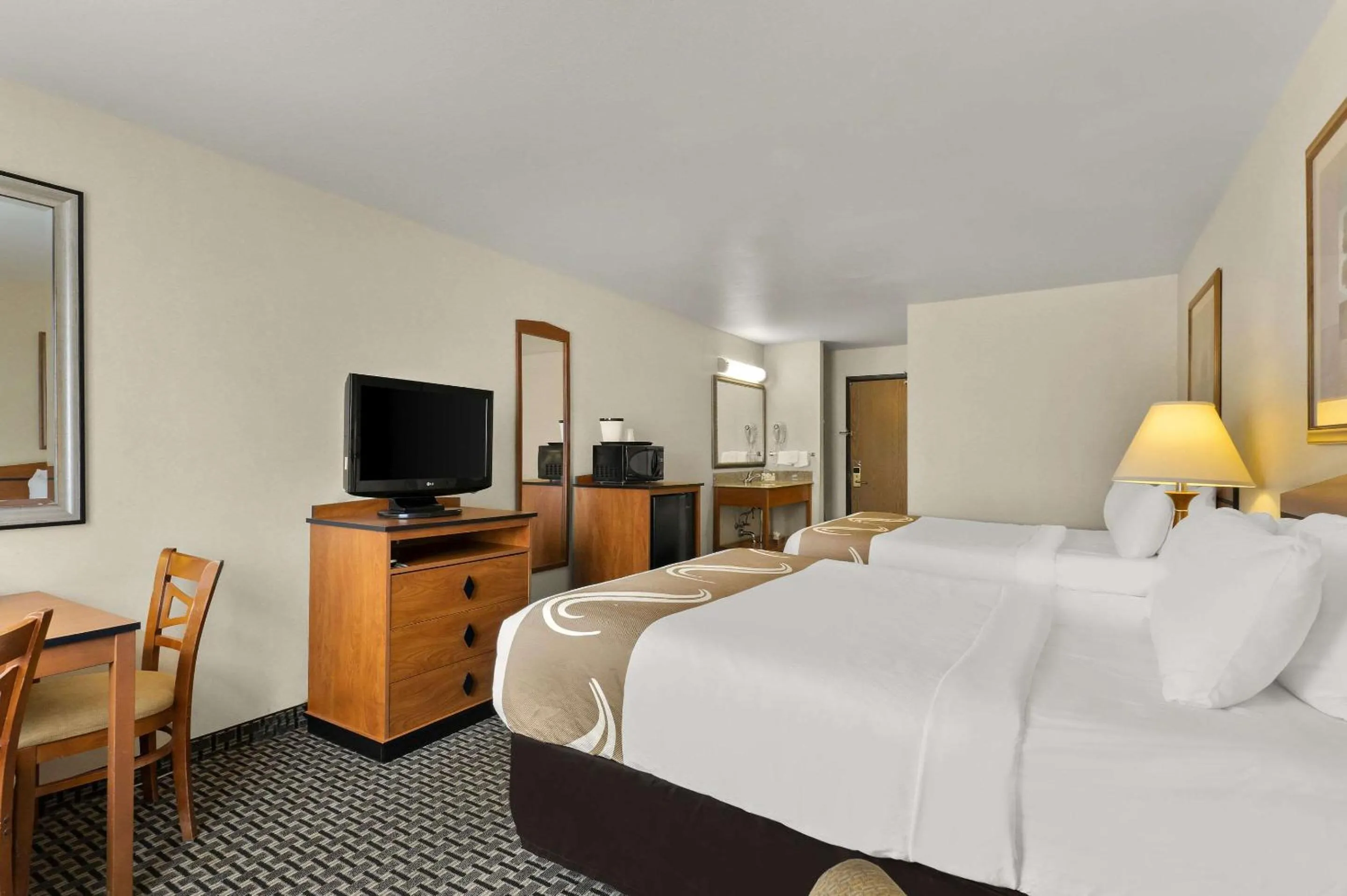 Bedroom, Bed in Quality Inn Cheyenne I-25 South