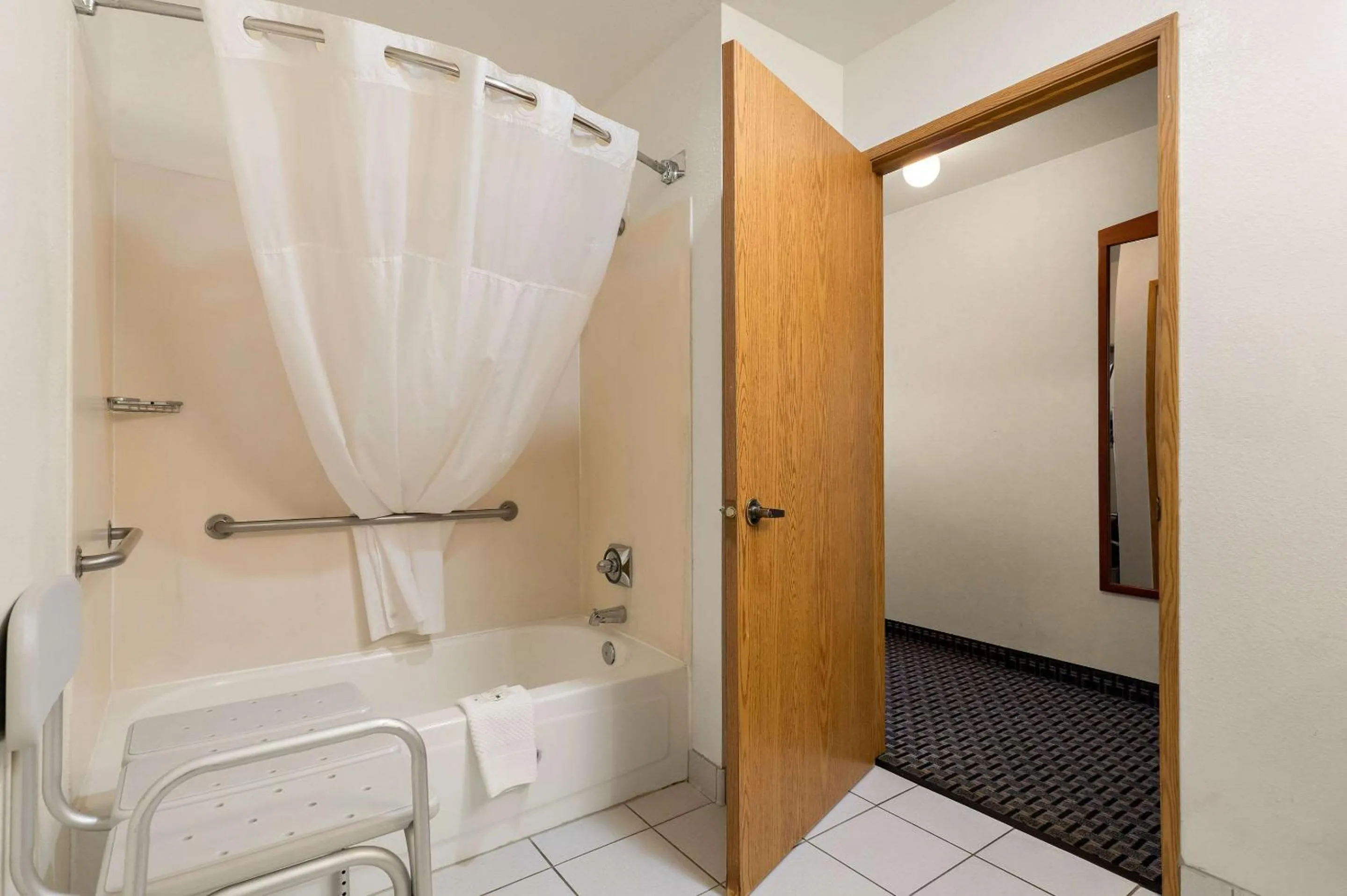 Bedroom in Quality Inn Cheyenne I-25 South