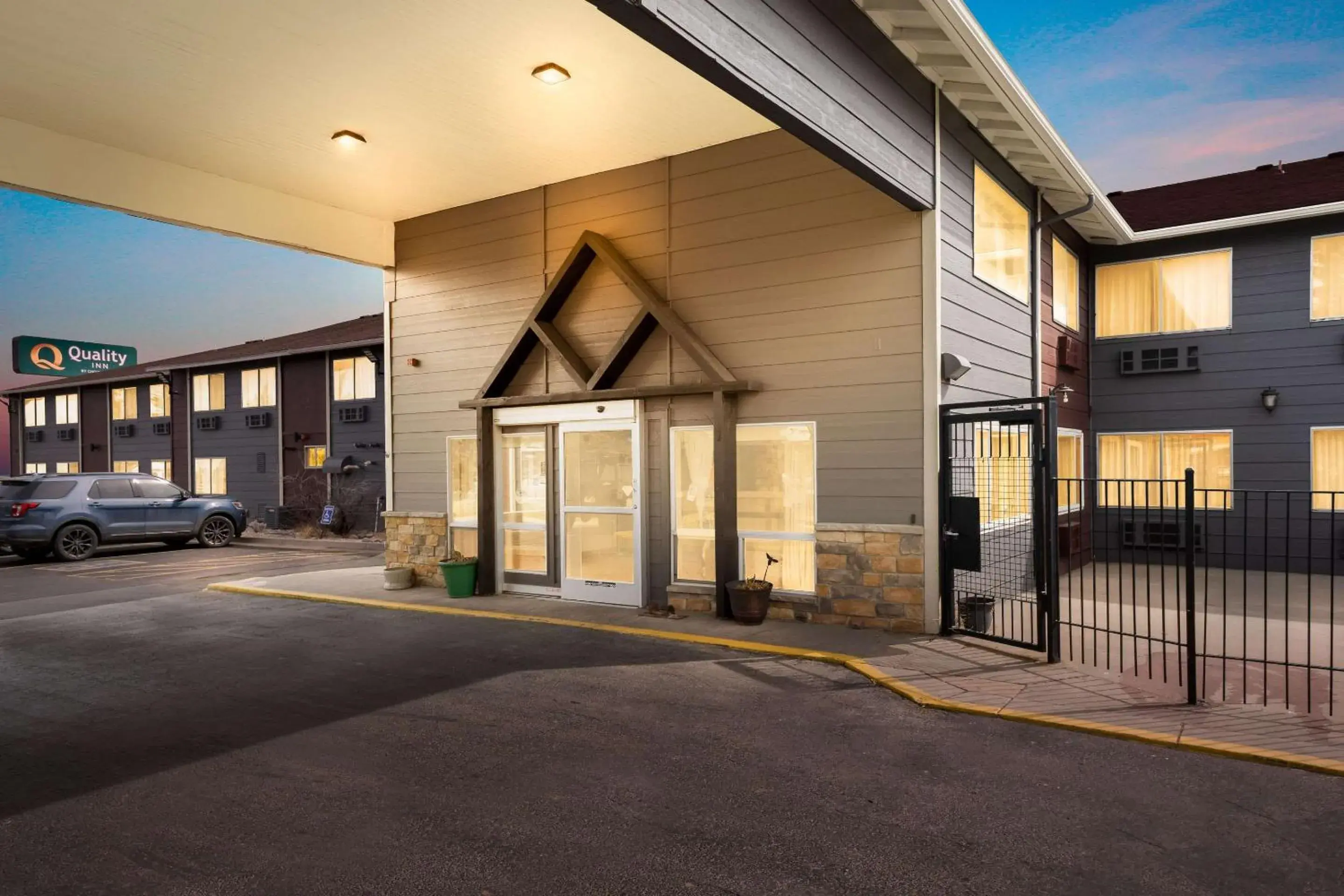 Property building in Quality Inn Cheyenne I-25 South Property building in Quality Inn Cheyenne I-25 South