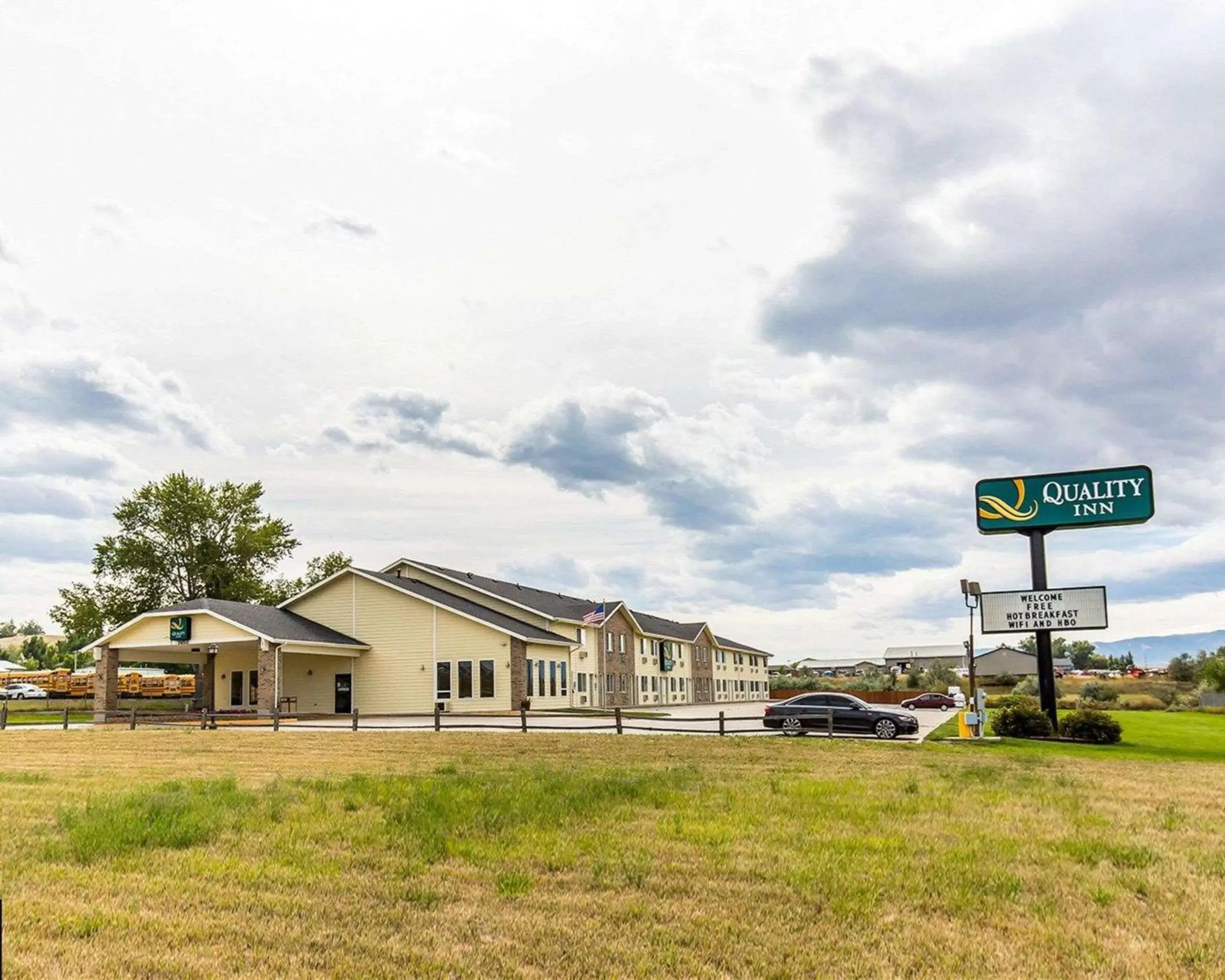 Property building in Quality Inn Sheridan Property building in Quality Inn Sheridan