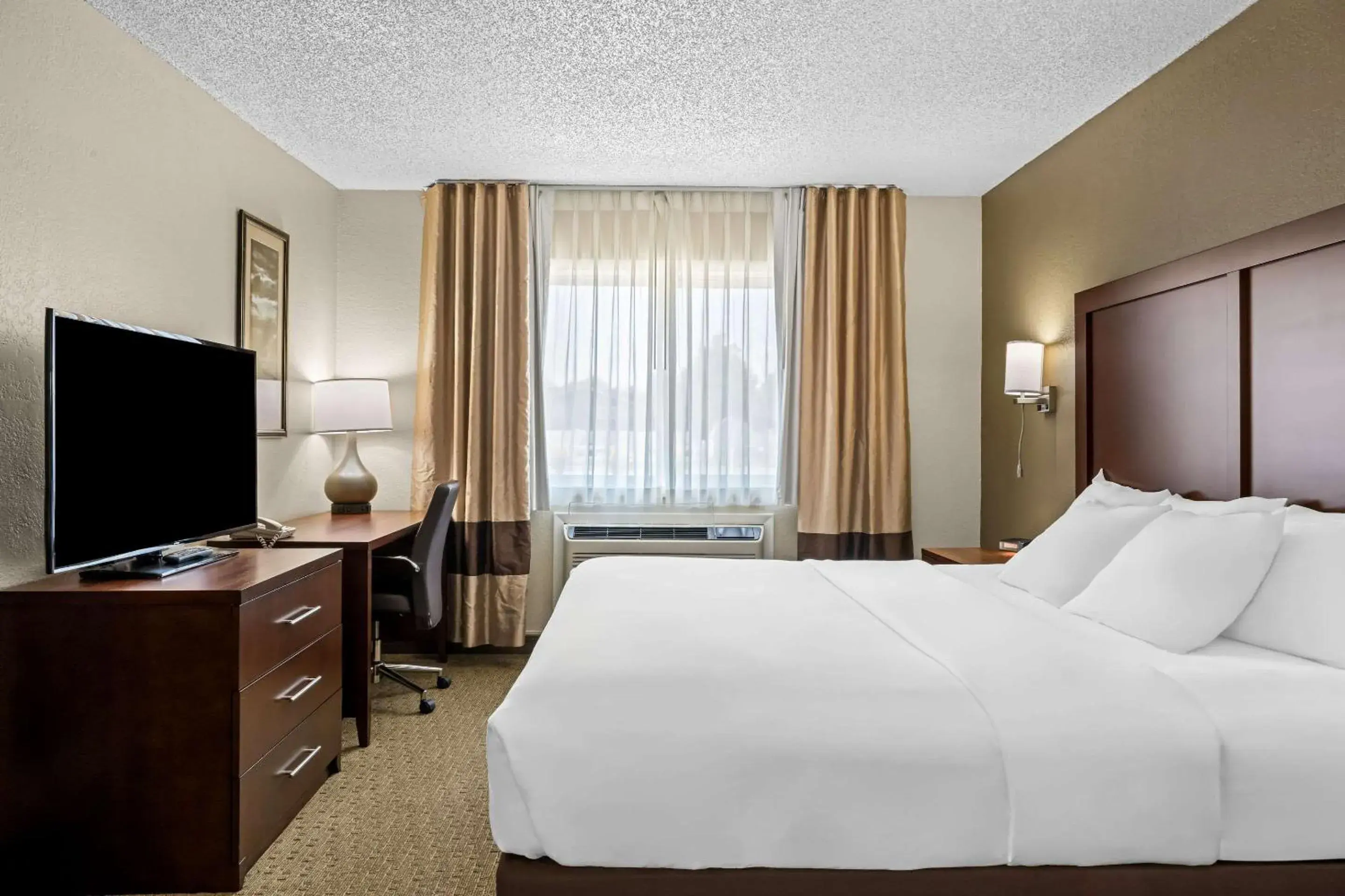 King Room - Non-Smoking in Comfort Inn Worland Hwy 16 to Yellowstone King Room - Non-Smoking in Comfort Inn Worland Hwy 16 to Yellowstone