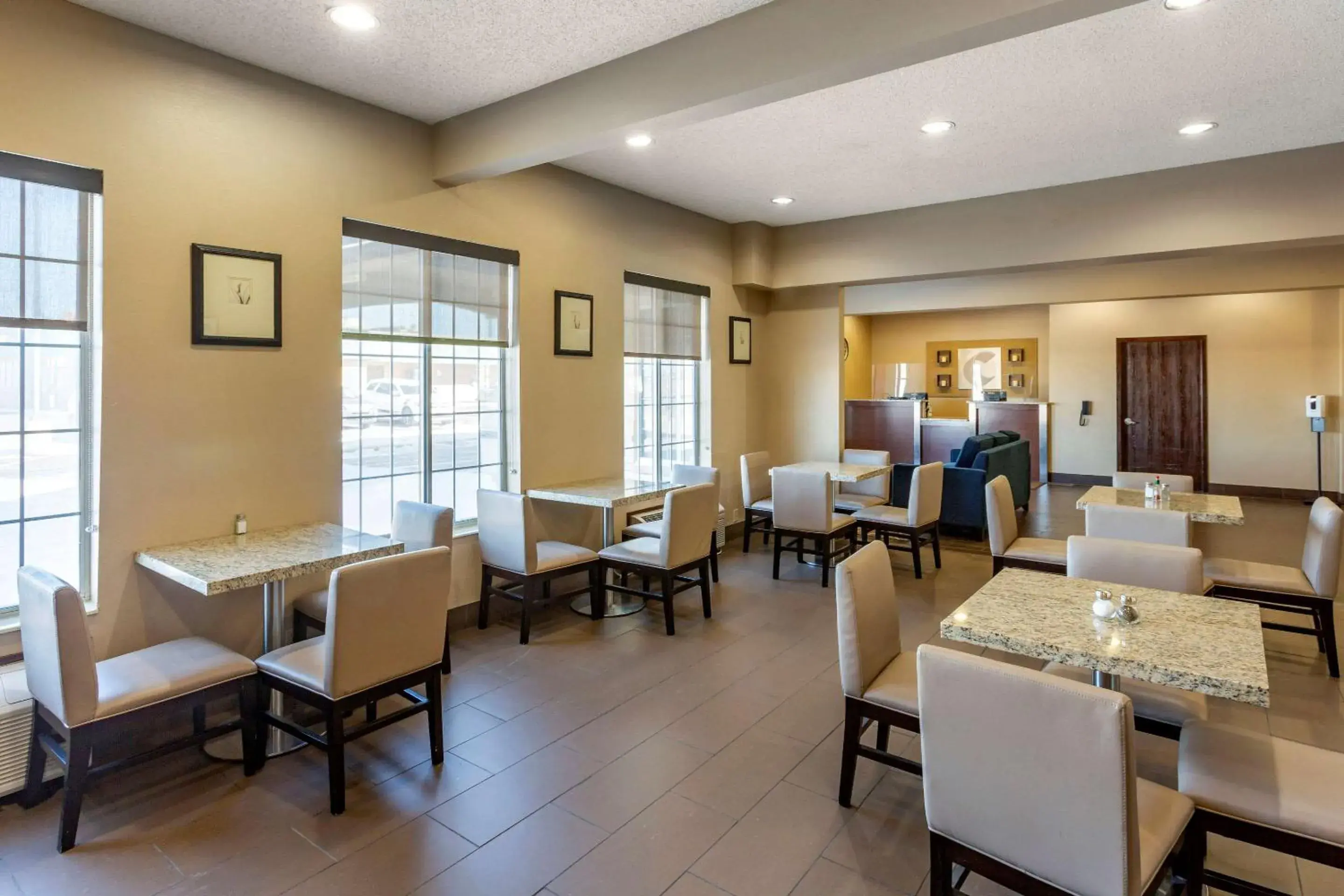 Restaurant/places to eat in Comfort Inn Evanston I-80 Restaurant/places to eat in Comfort Inn Evanston I-80