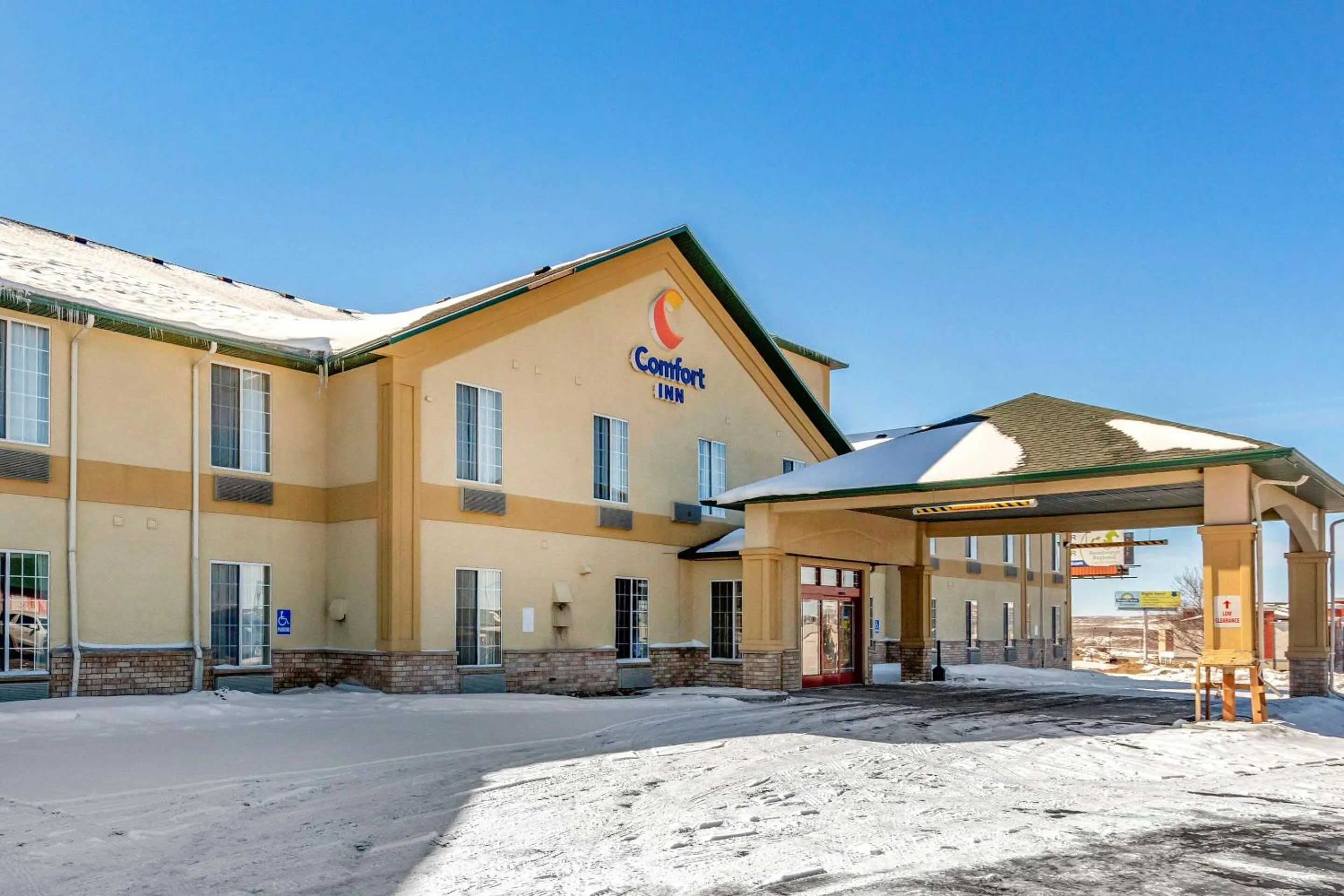 Property building in Comfort Inn Evanston I-80