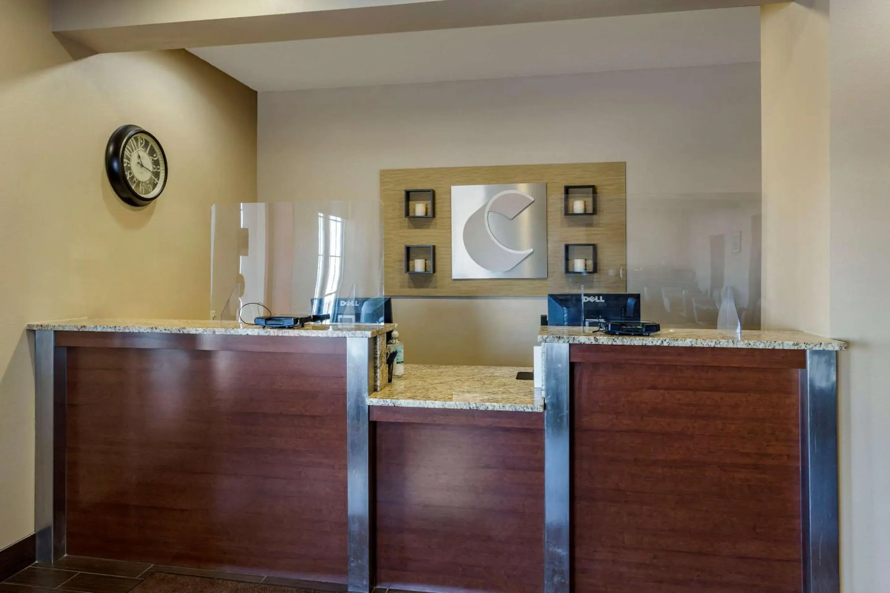 Lobby or reception in Comfort Inn Evanston I-80 Lobby or reception in Comfort Inn Evanston I-80