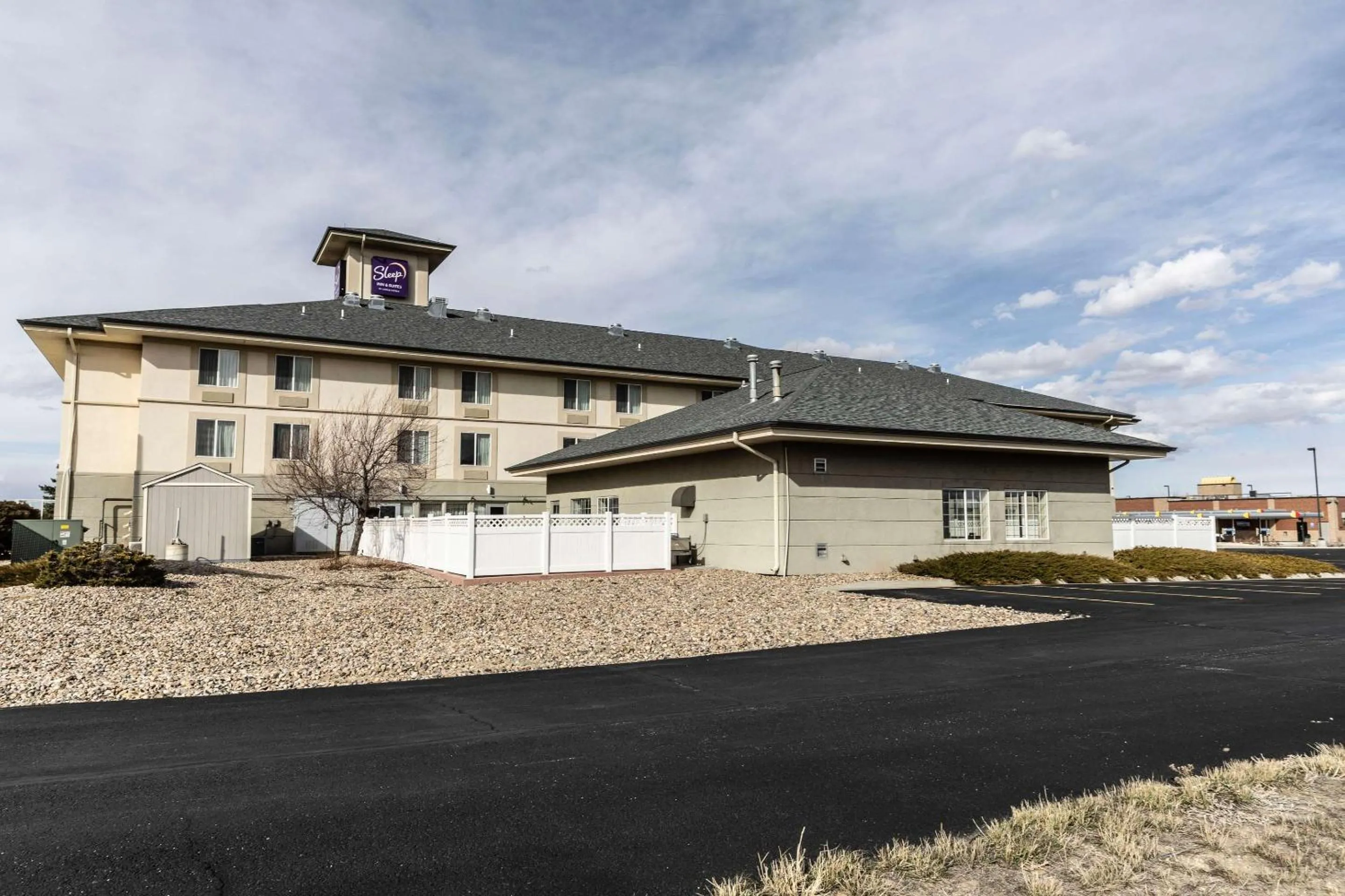 Property building in Sleep Inn & Suites Evansville - Casper