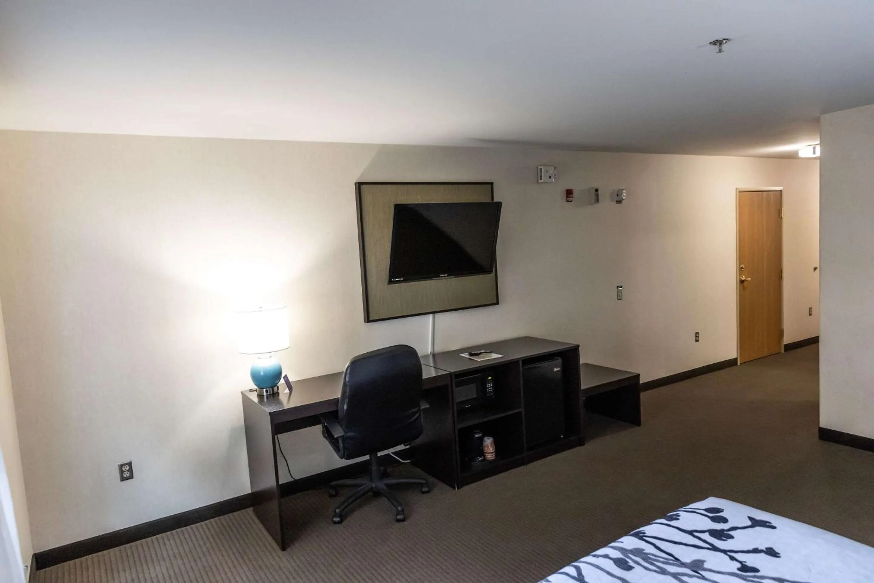 Bedroom in Sleep Inn & Suites Evansville - Casper