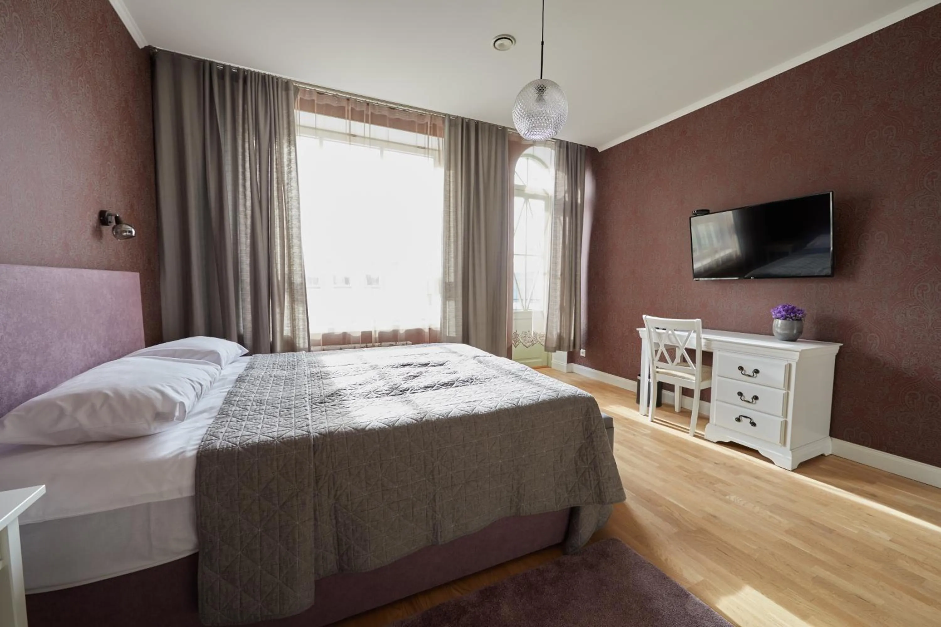 Bed in Rohuaia Apartments