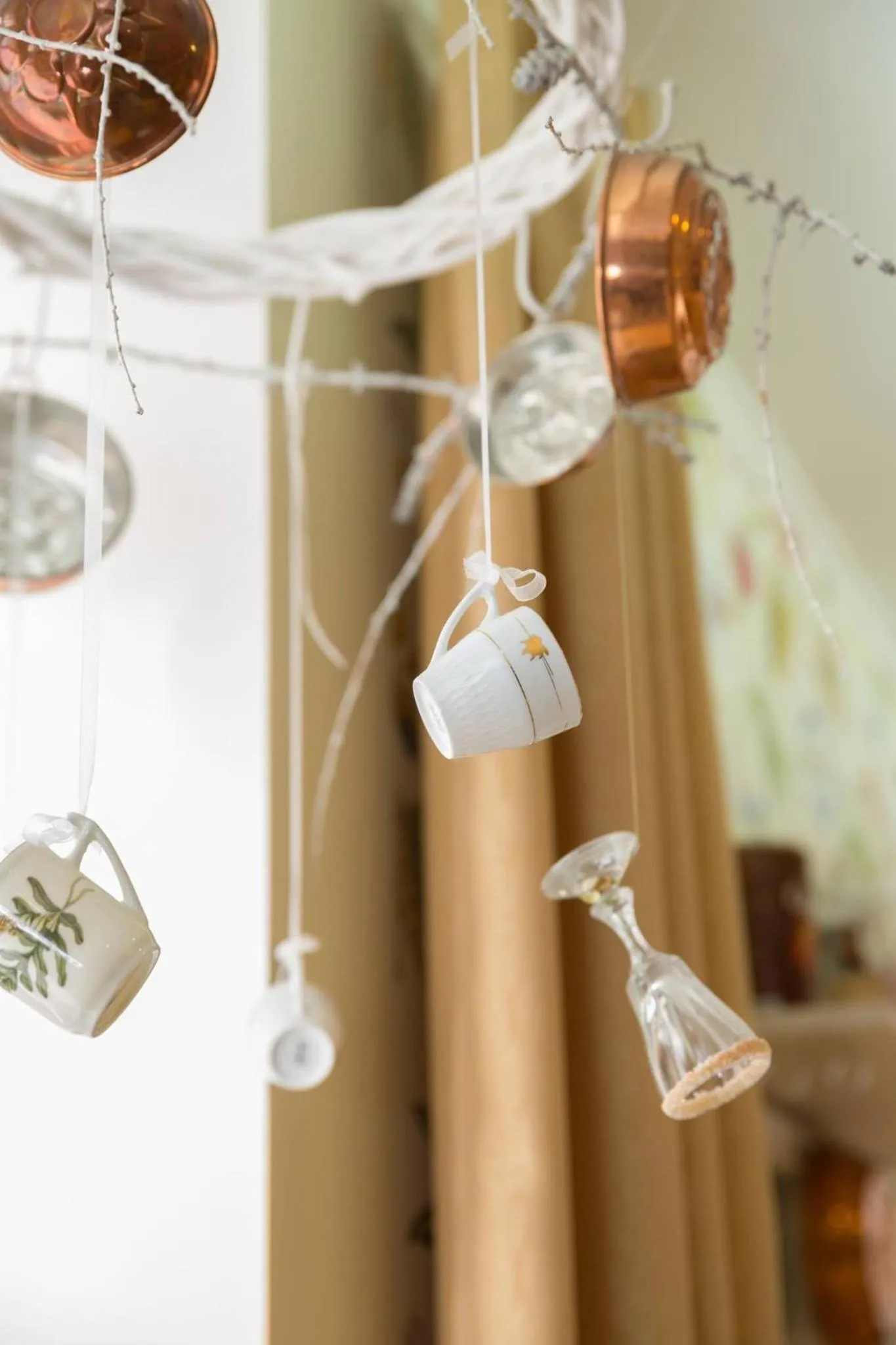 Restaurant/places to eat in Rohuaia Apartments