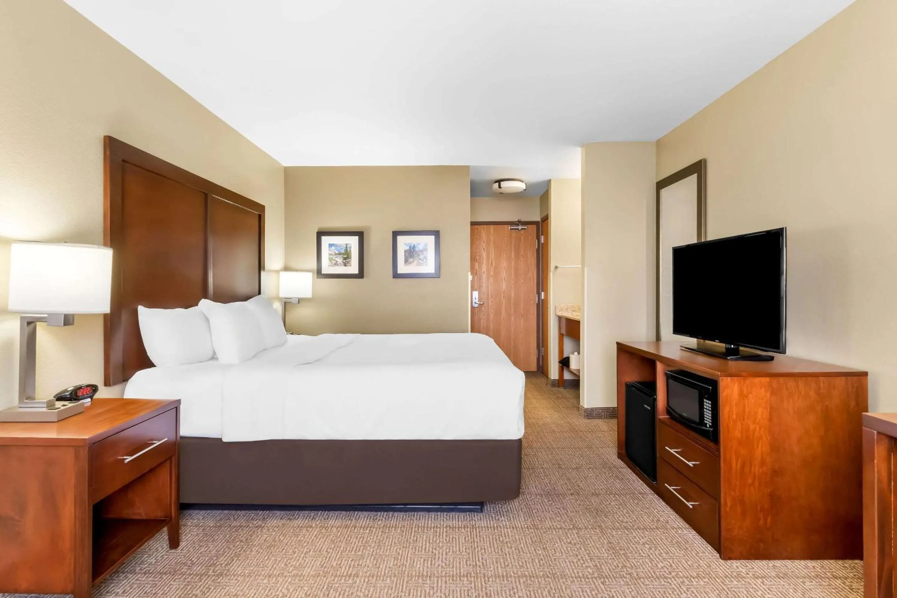 Bedroom, Bed in Comfort Inn & Suites Near University of Wyoming