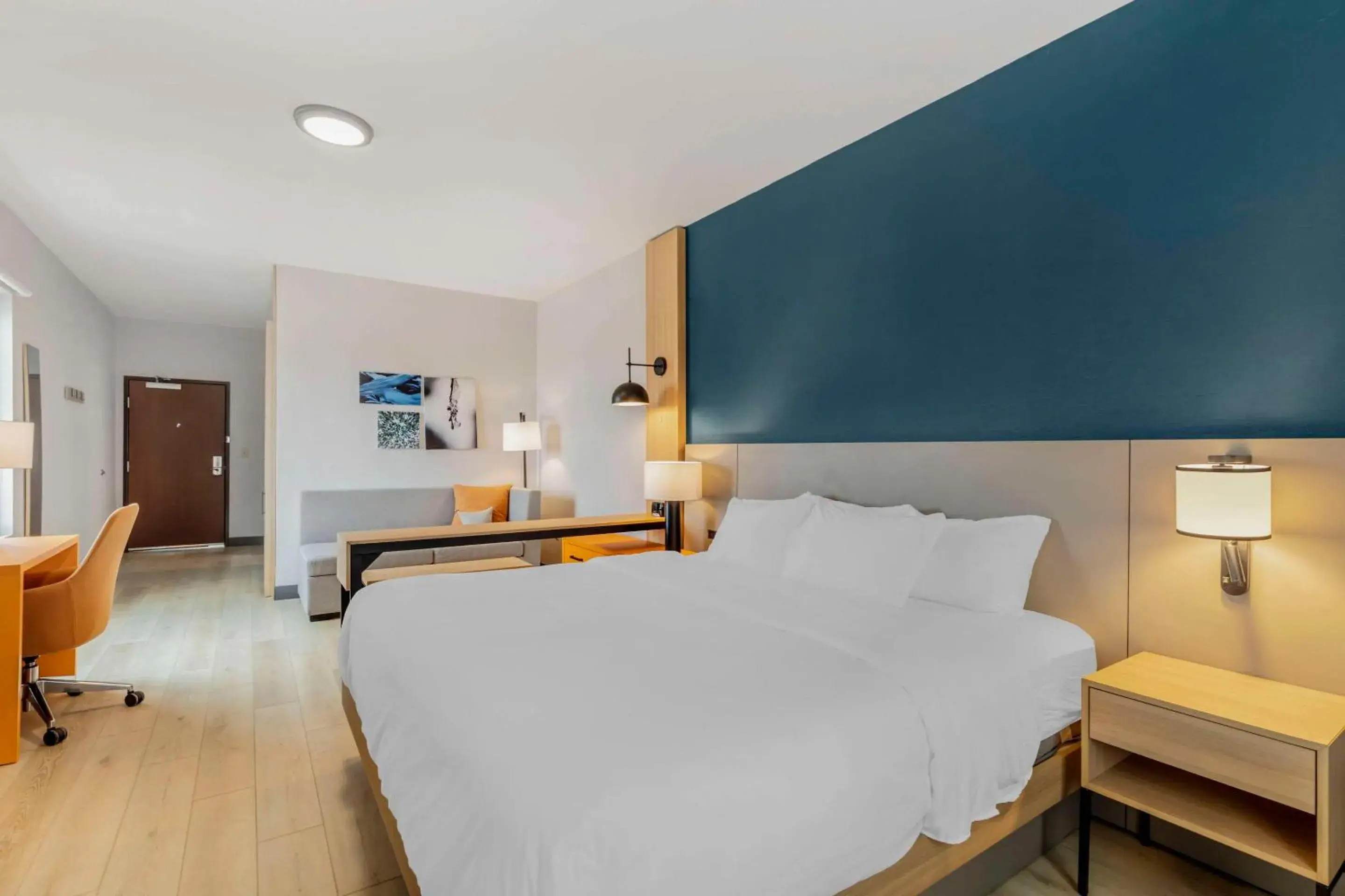 Bedroom, Bed in Comfort Suites Cheyenne Bedroom, Bed in Comfort Suites Cheyenne