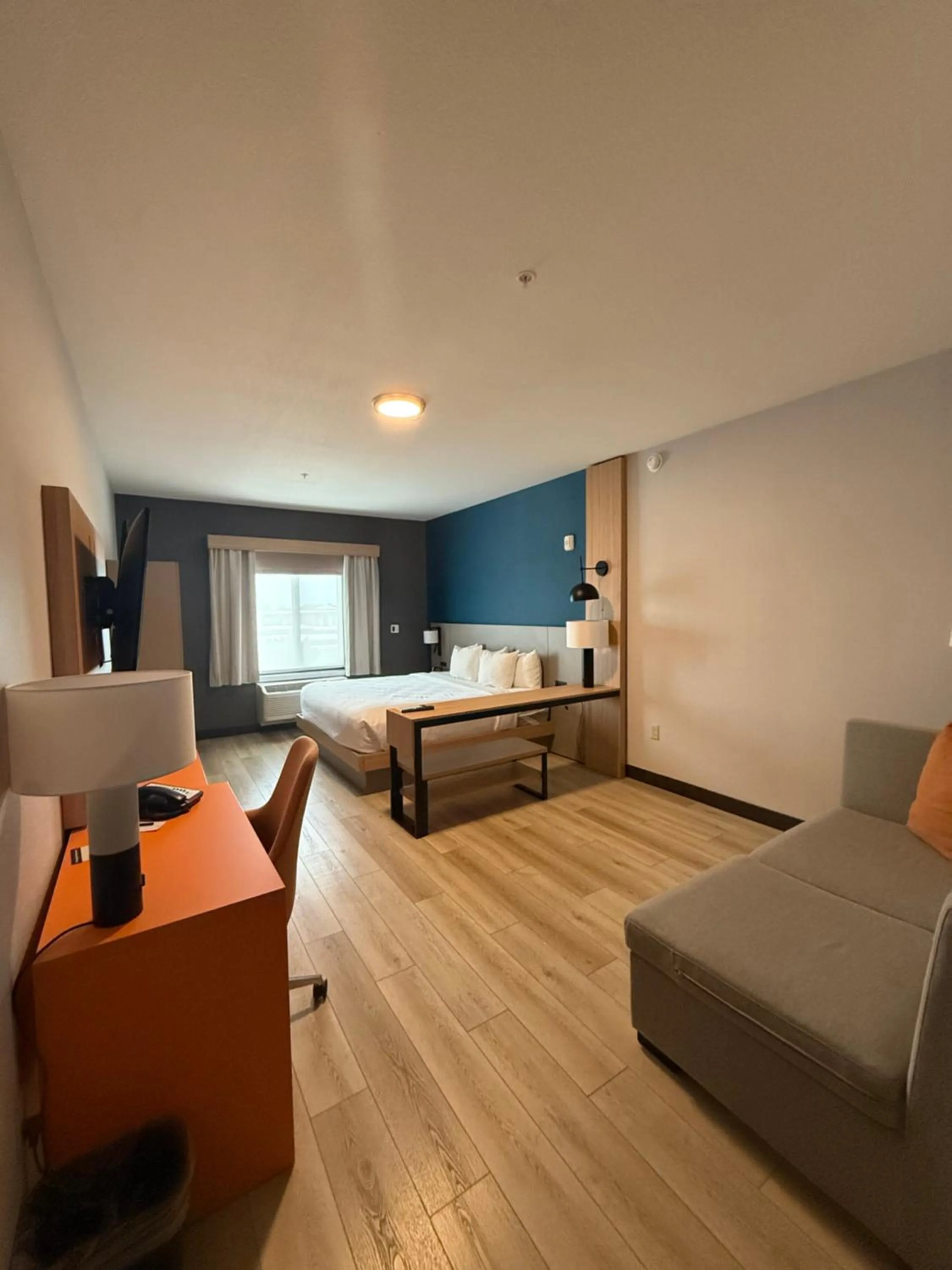 Bed in Comfort Suites Cheyenne