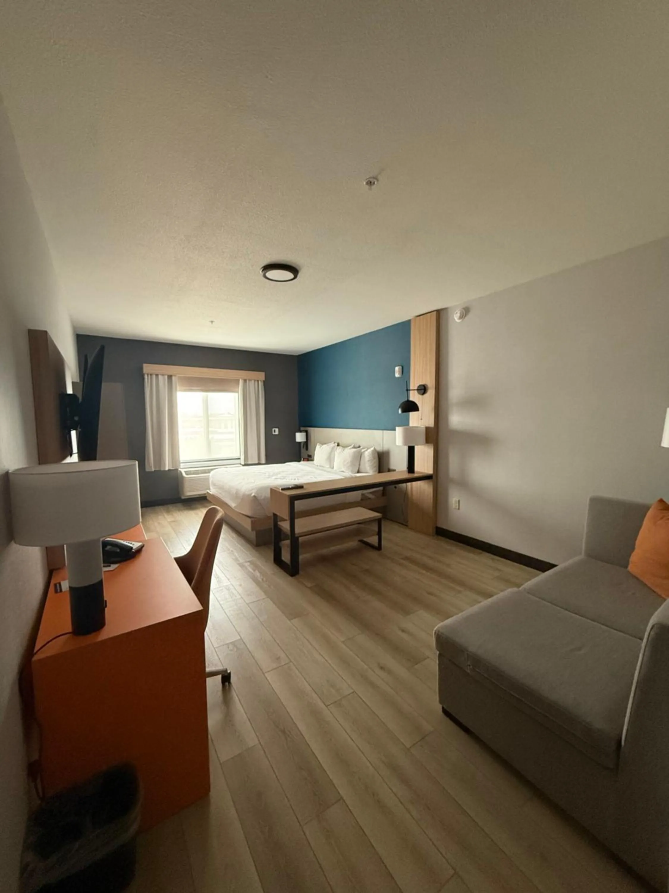 Bed in Comfort Suites Cheyenne