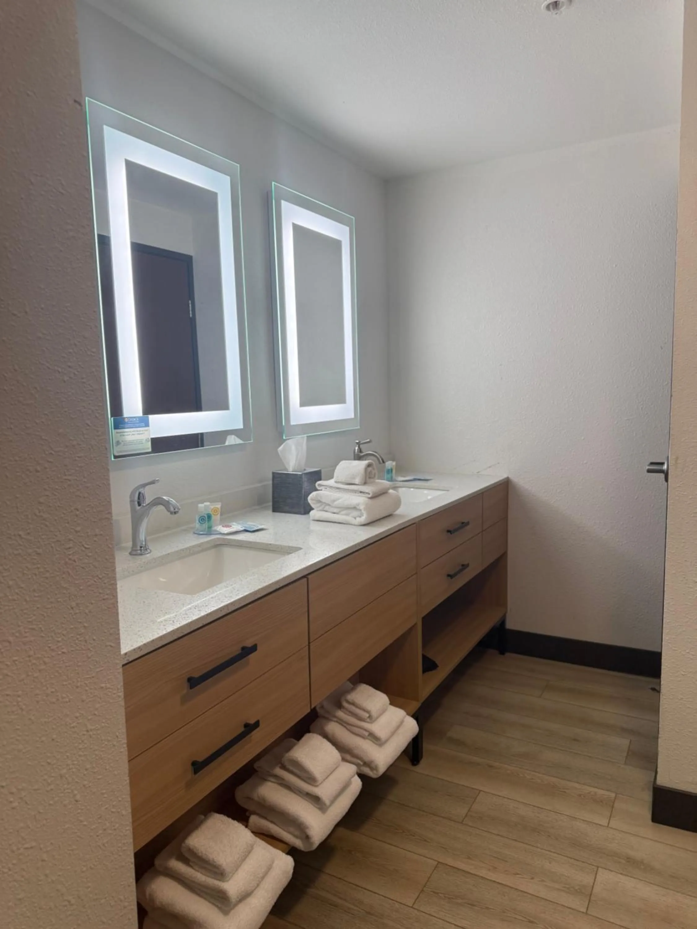 Bathroom in Comfort Suites Cheyenne