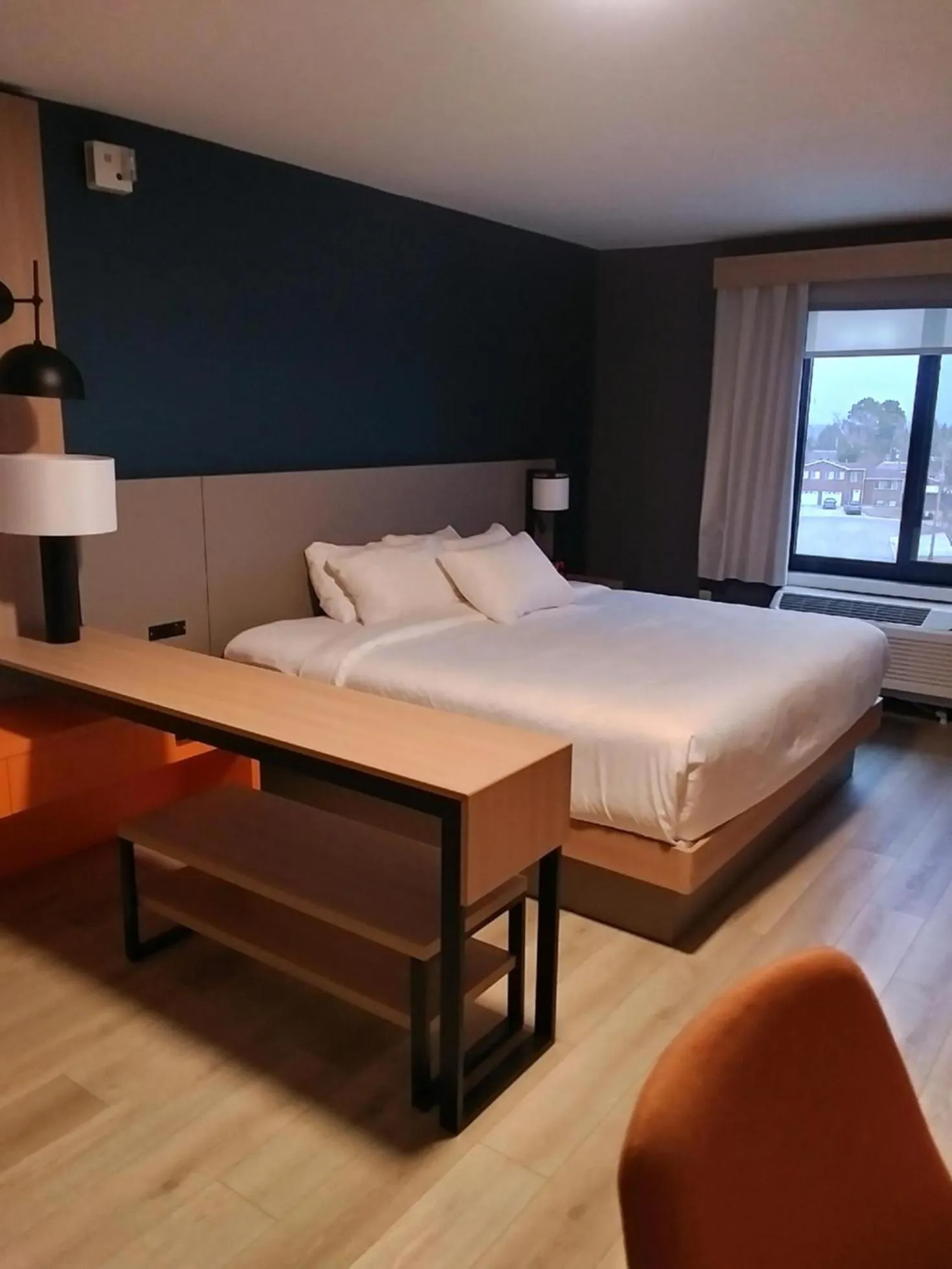 Bedroom, Bed in Comfort Suites Cheyenne