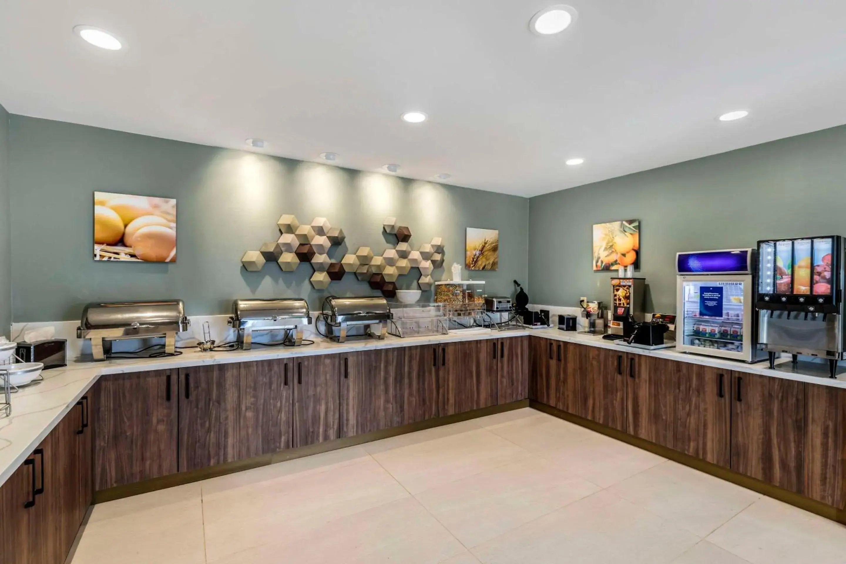 Breakfast in Comfort Suites Cheyenne Breakfast in Comfort Suites Cheyenne