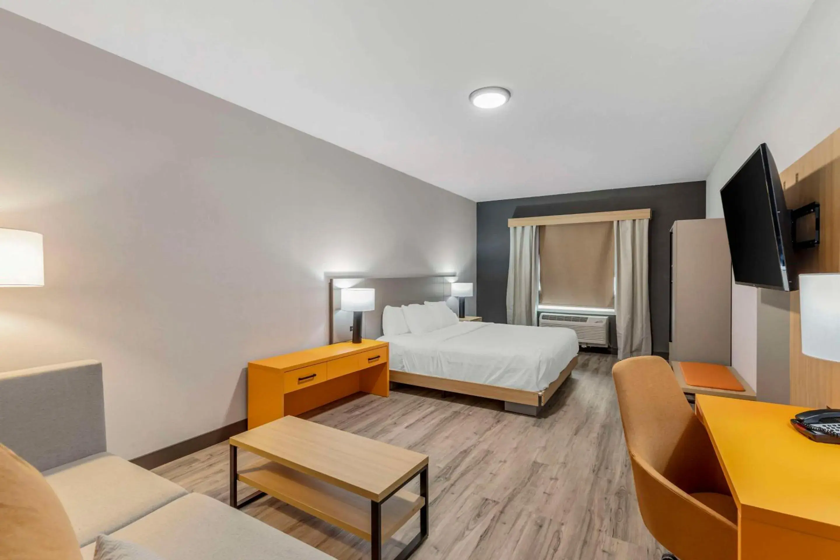 Bedroom, Bed in Comfort Suites Cheyenne Bedroom, Bed in Comfort Suites Cheyenne