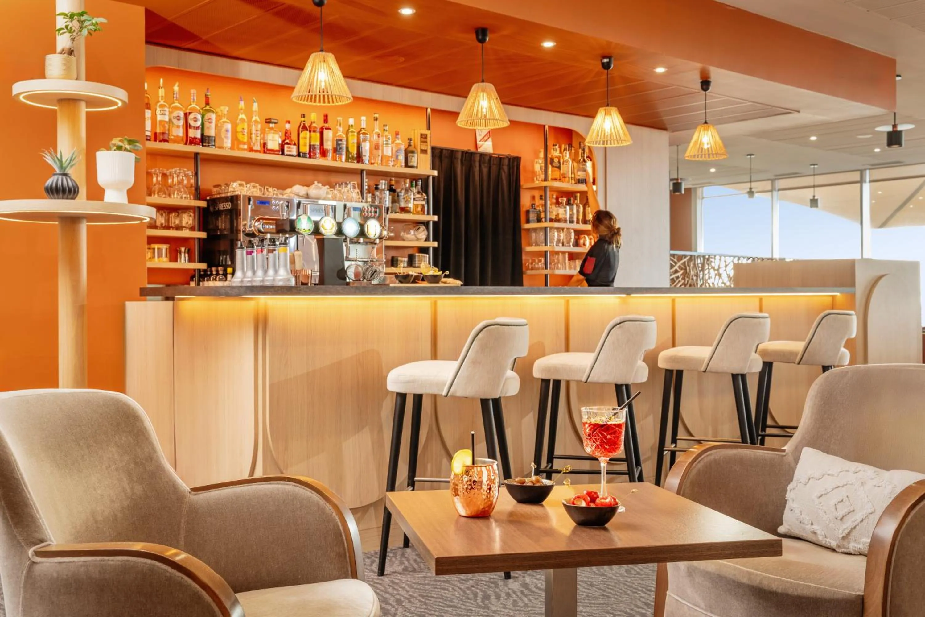 Lounge or bar in Hôtel de la Baie - Thalassothérapie PREVITHAL