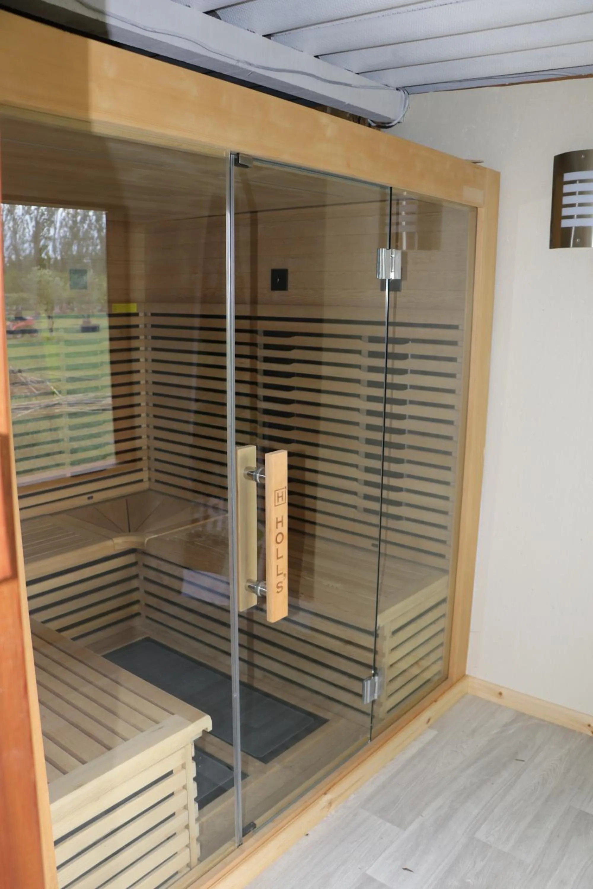 Sauna in Le Mas des Cerisiers JACUZZI et SAUNA inclus pour tous les logements