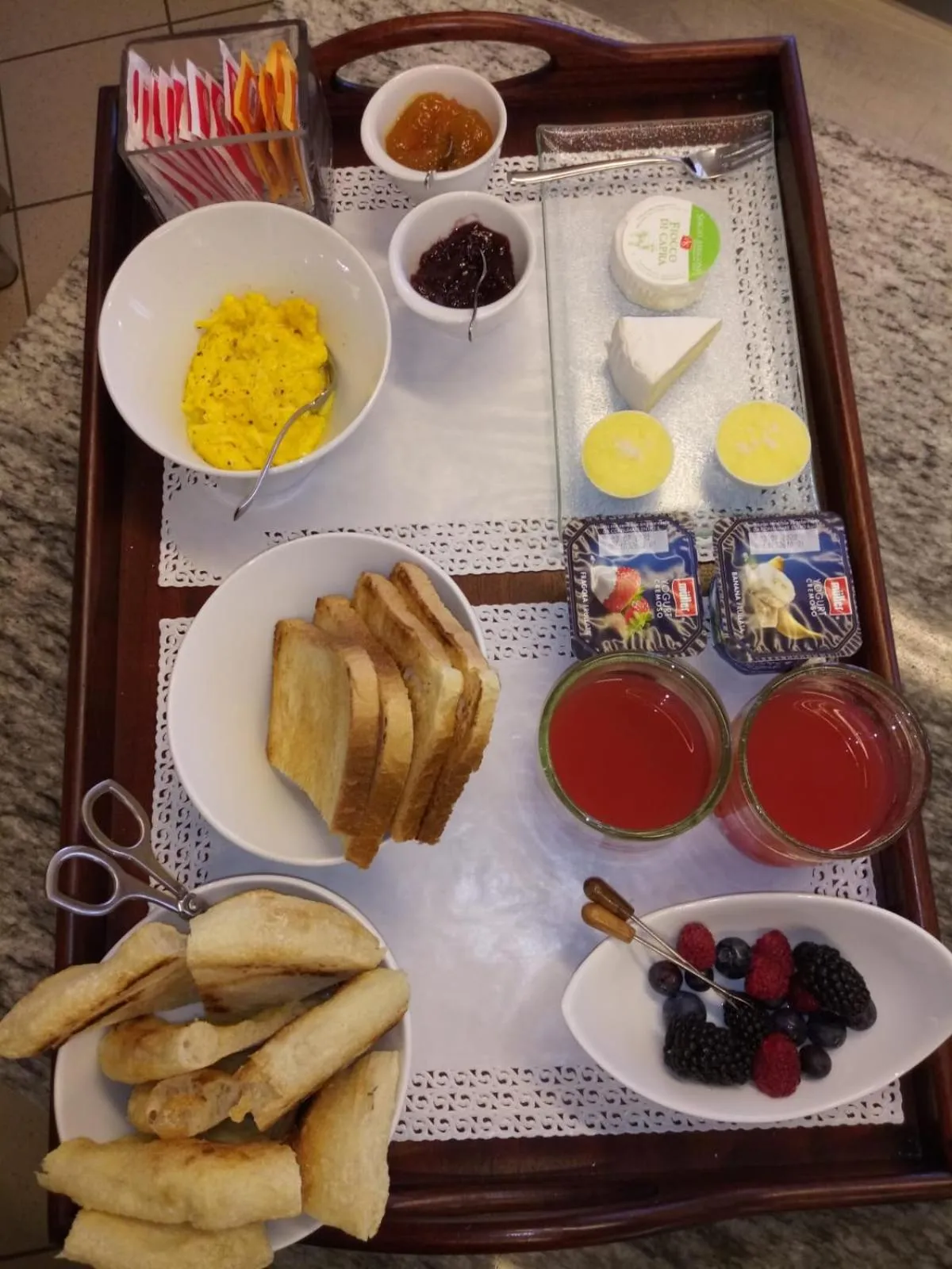 Breakfast in Le Gemme Suite B&B