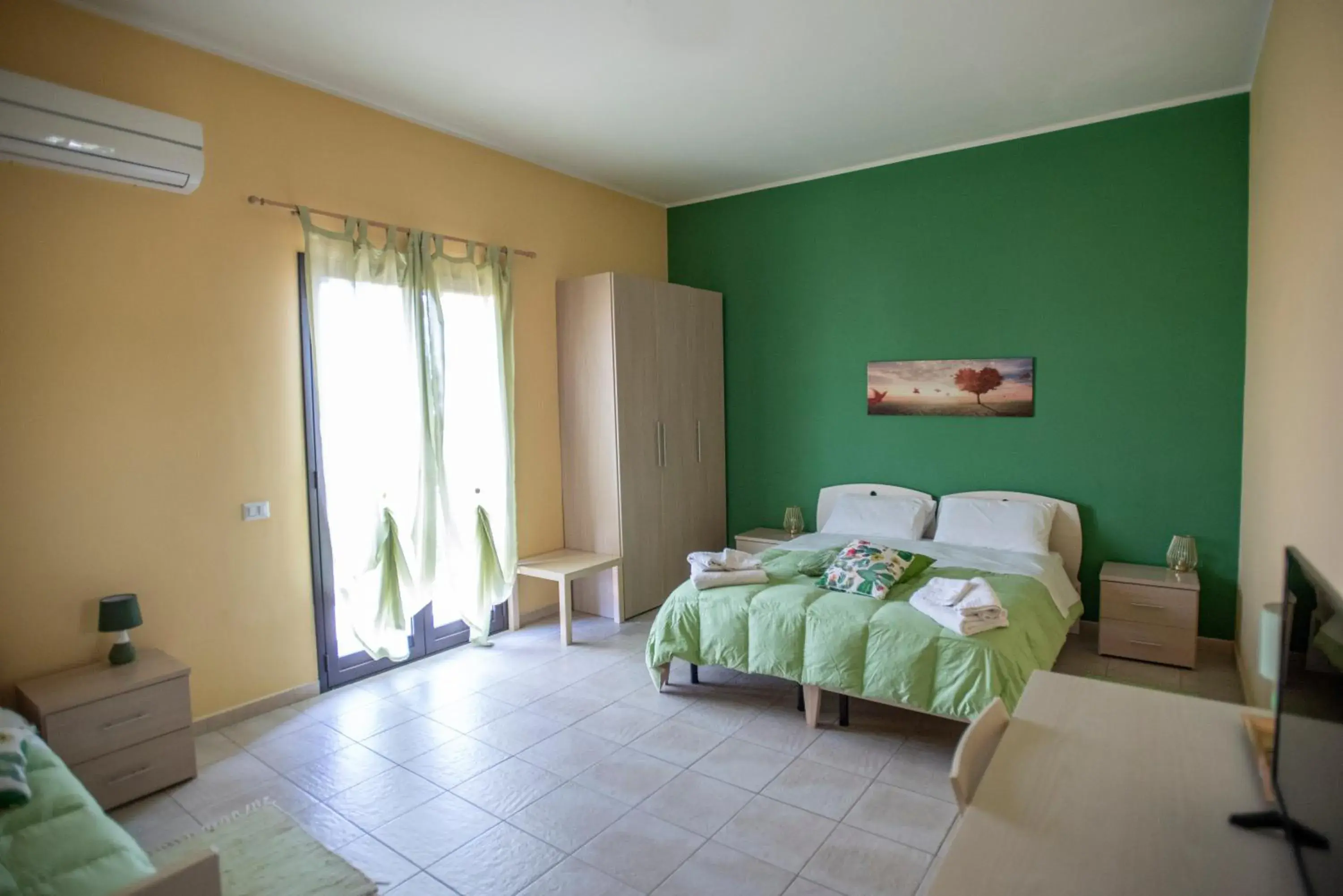 Quadruple Room with Private External Bathroom in B&B LAVIKA PEDARA Quadruple Room with Private External Bathroom in B&B LAVIKA PEDARA