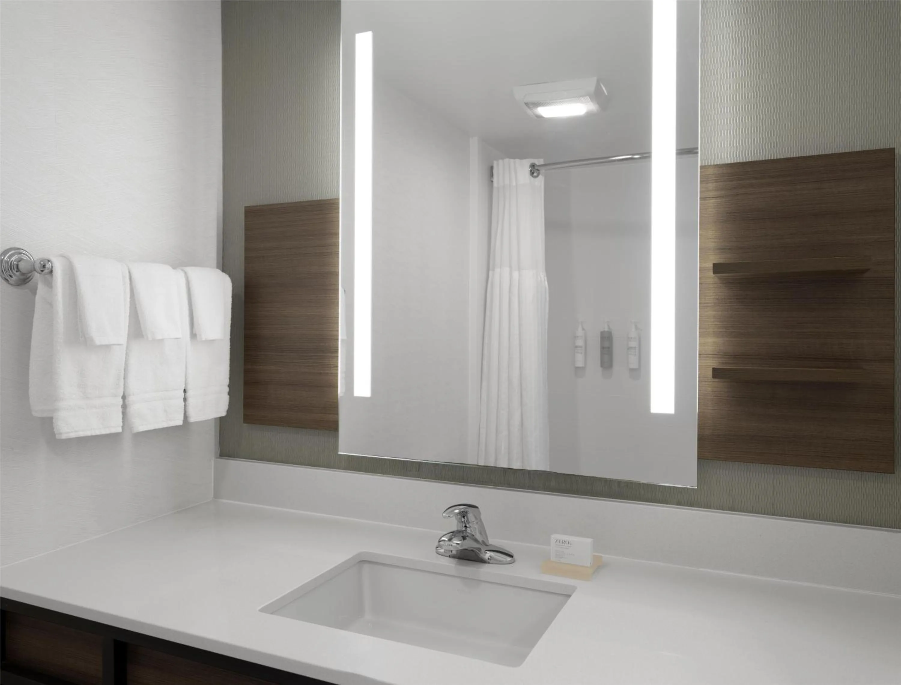 Bathroom in Hilton Garden Inn Indianapolis Northeast/Fishers