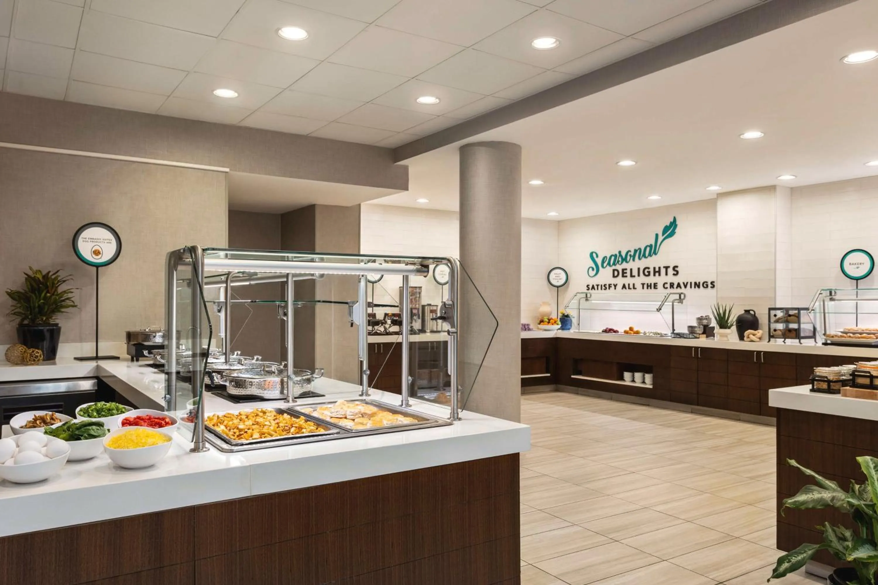 Breakfast in Embassy Suites by Hilton Kansas City Overland Park