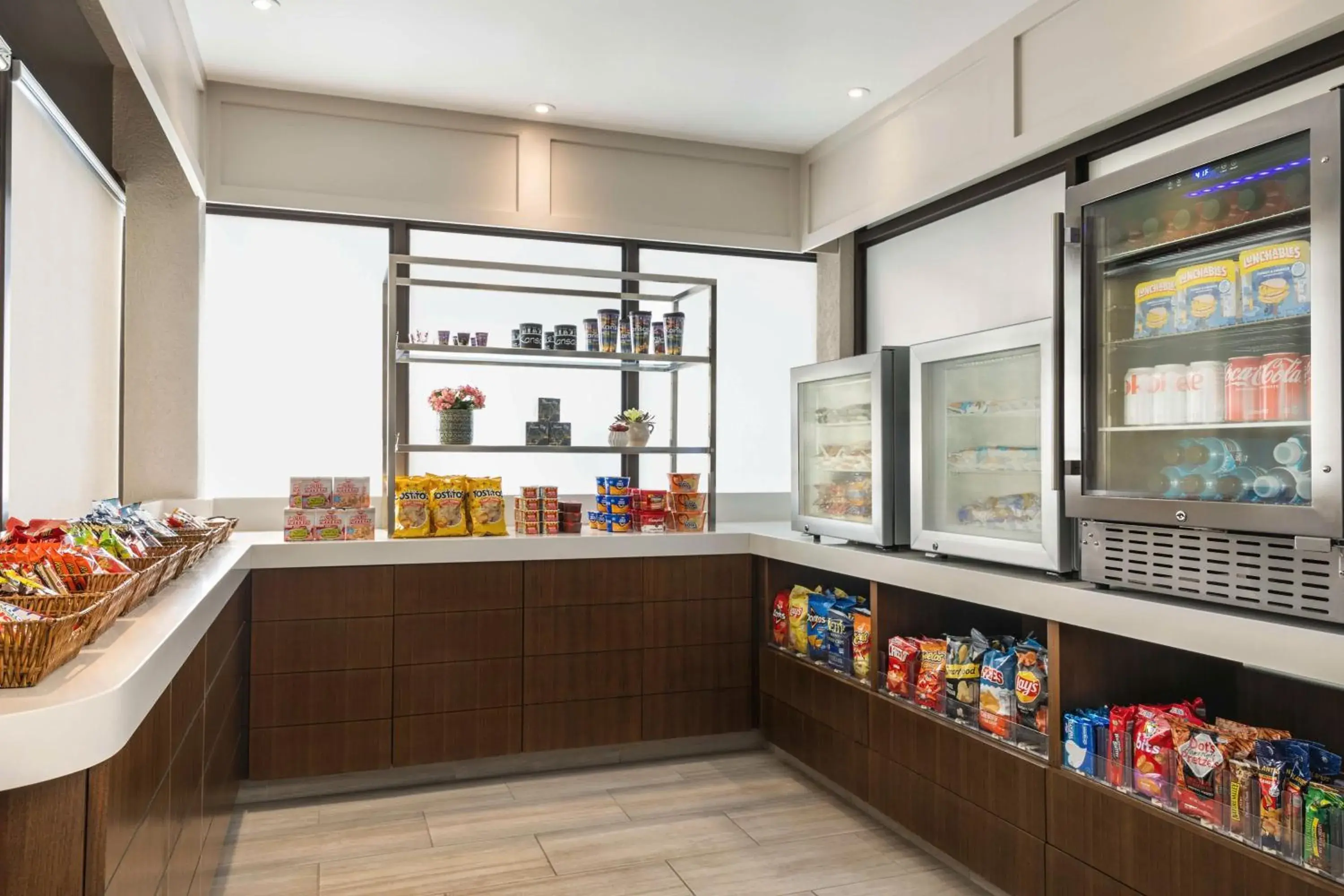 Restaurant/places to eat in Embassy Suites by Hilton Kansas City Overland Park Restaurant/places to eat in Embassy Suites by Hilton Kansas City Overland Park