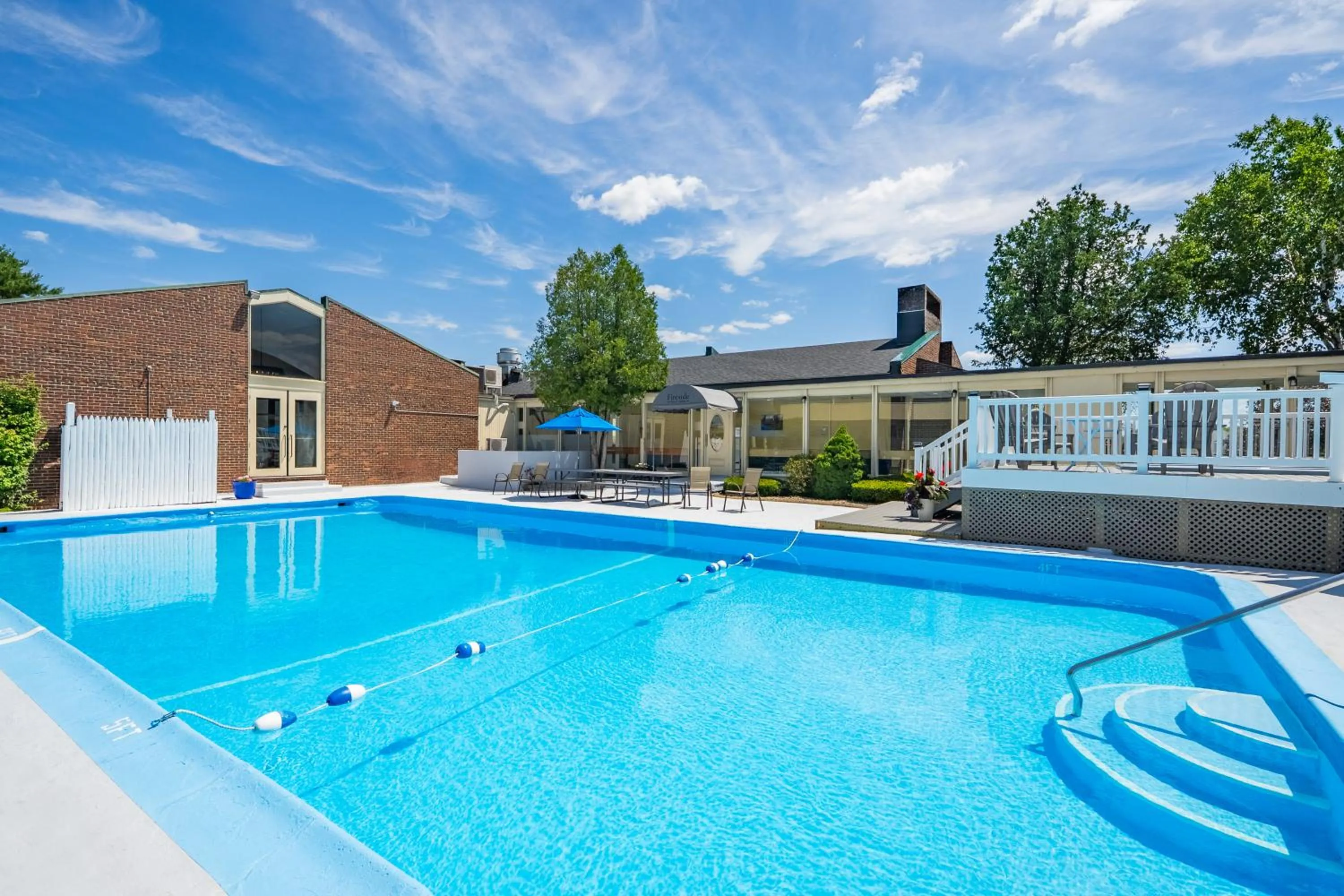 Swimming pool in Fireside Inn & Suites Waterville