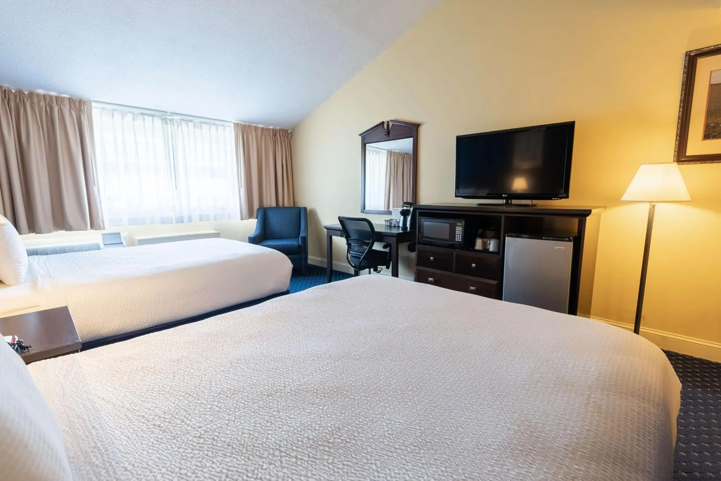 Bedroom, Bed in Fireside Inn & Suites Waterville Bedroom, Bed in Fireside Inn & Suites Waterville