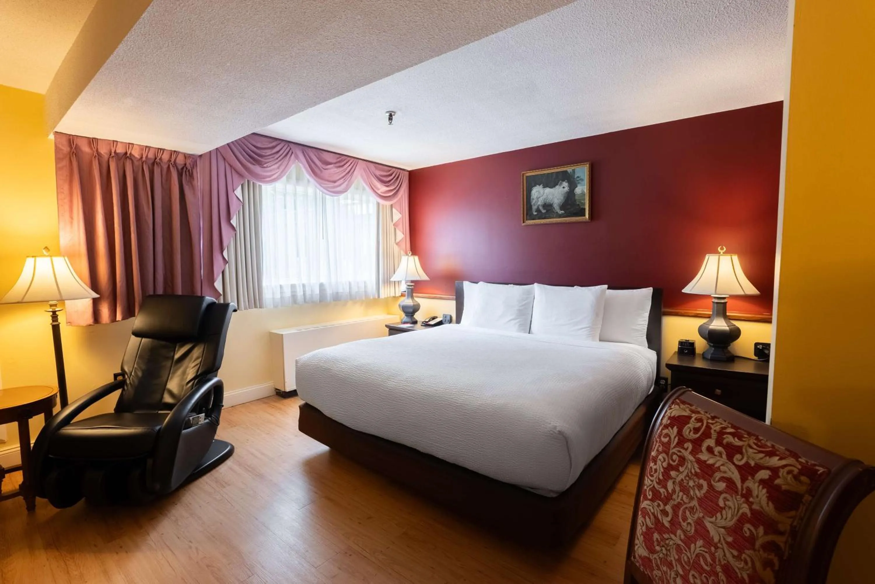 Bedroom, Bed in Fireside Inn & Suites Waterville