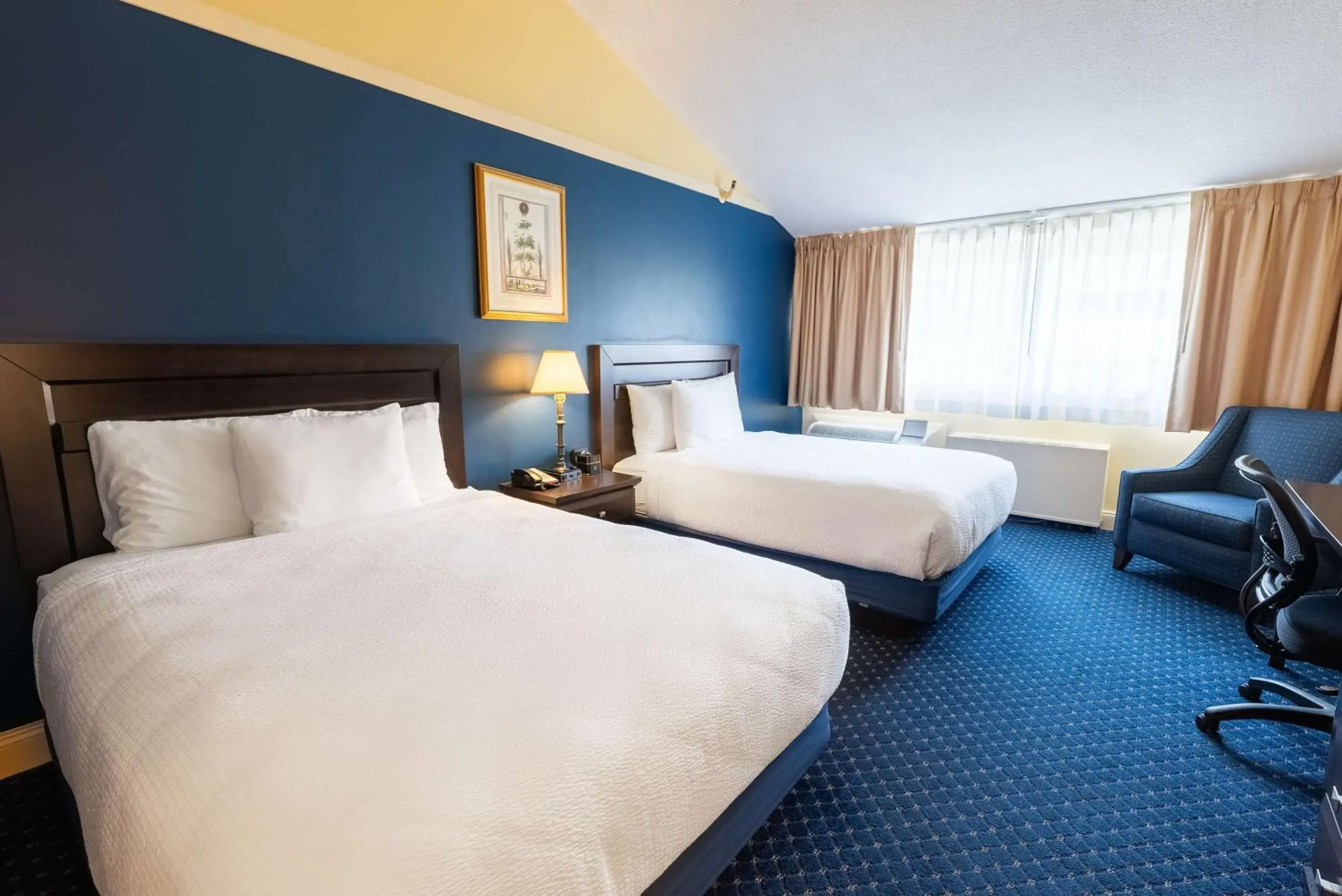 Bedroom, Bed in Fireside Inn & Suites Waterville Bedroom, Bed in Fireside Inn & Suites Waterville