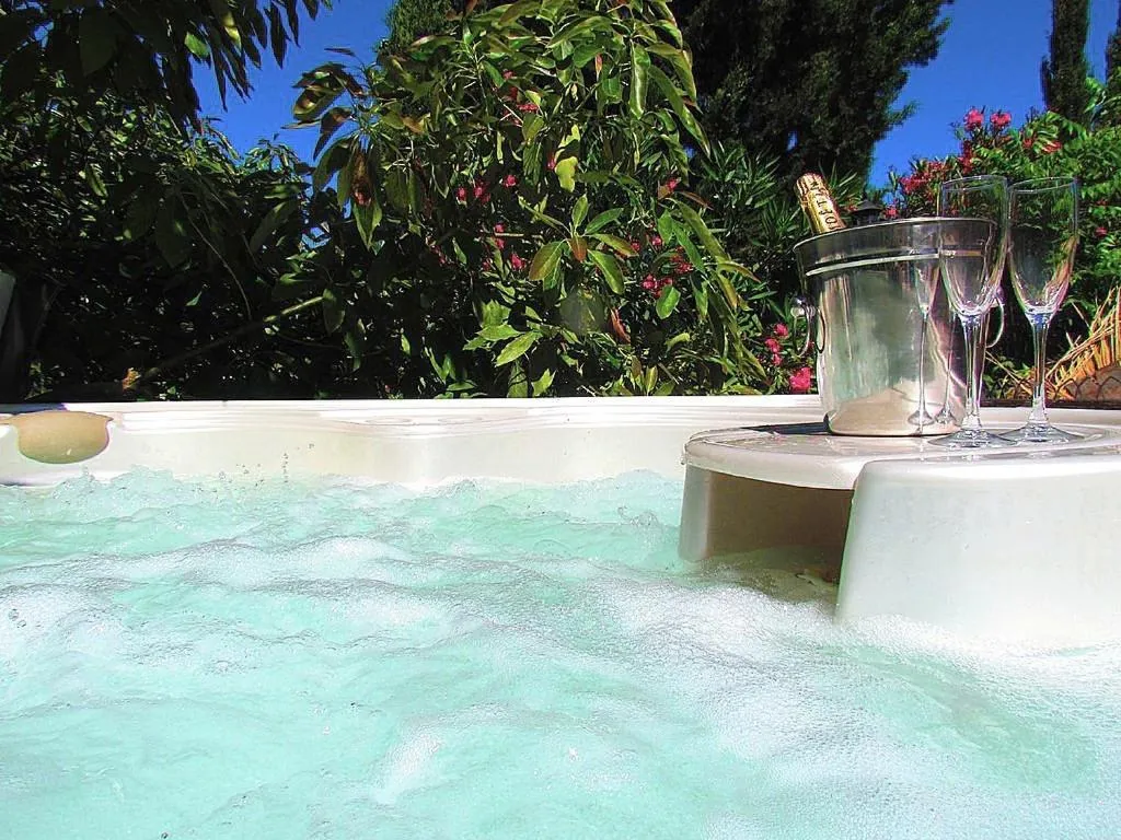 Hot Tub in Jardines De La Reina Boutique Bed & Breakfast