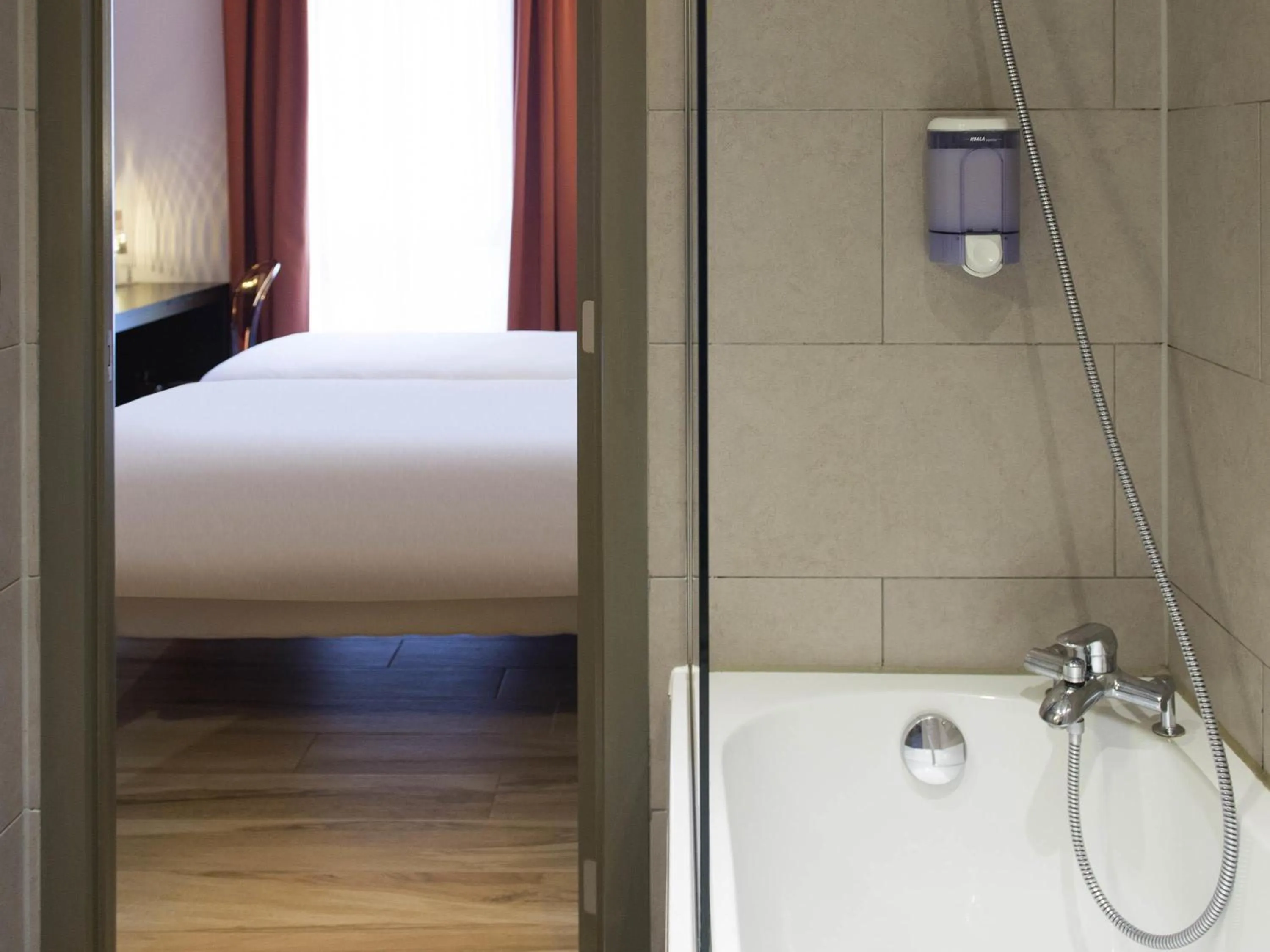 Bedroom, Bed in Ibis Styles La Louvière