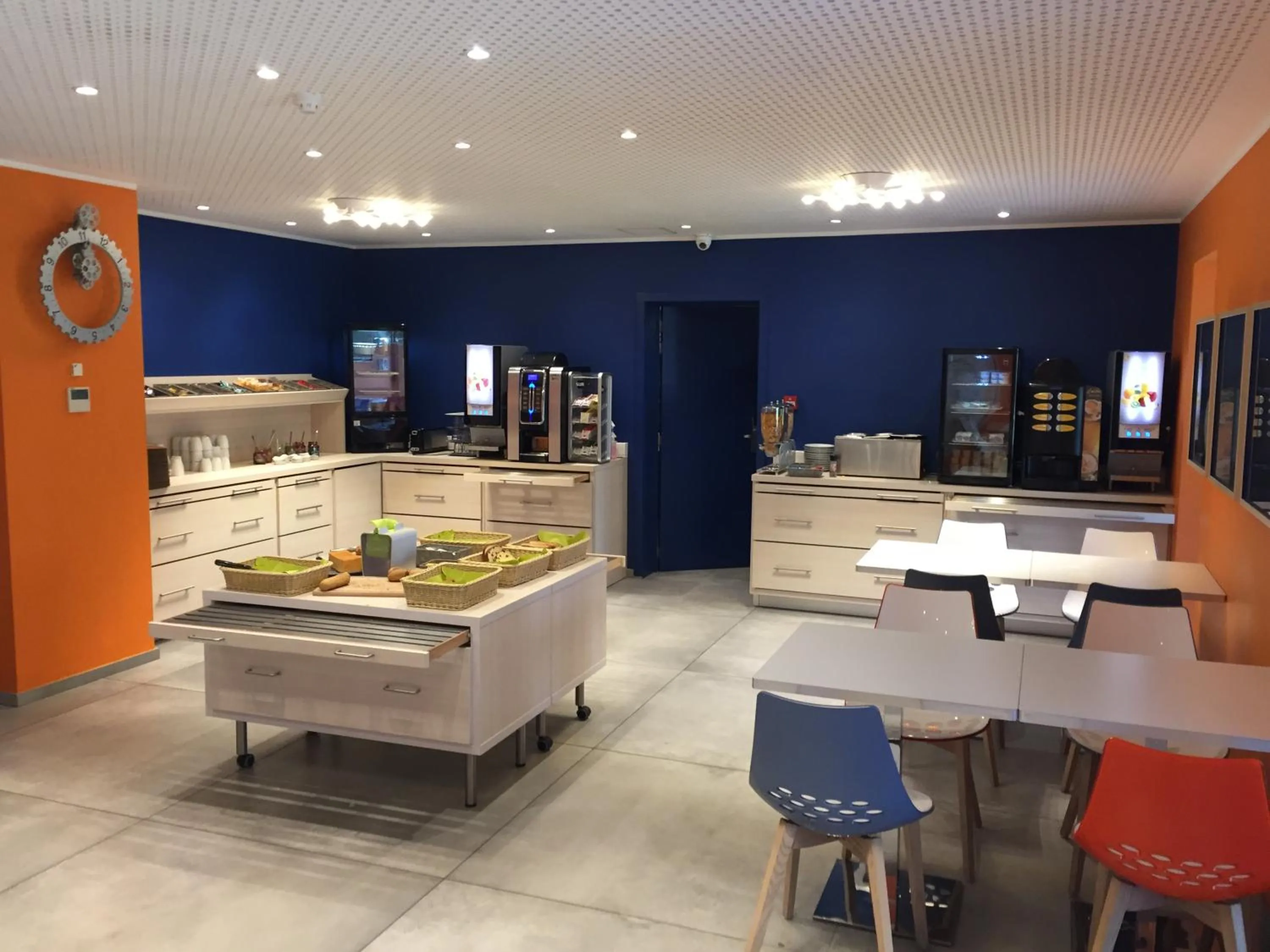 Continental breakfast in Ibis Styles La Louvière