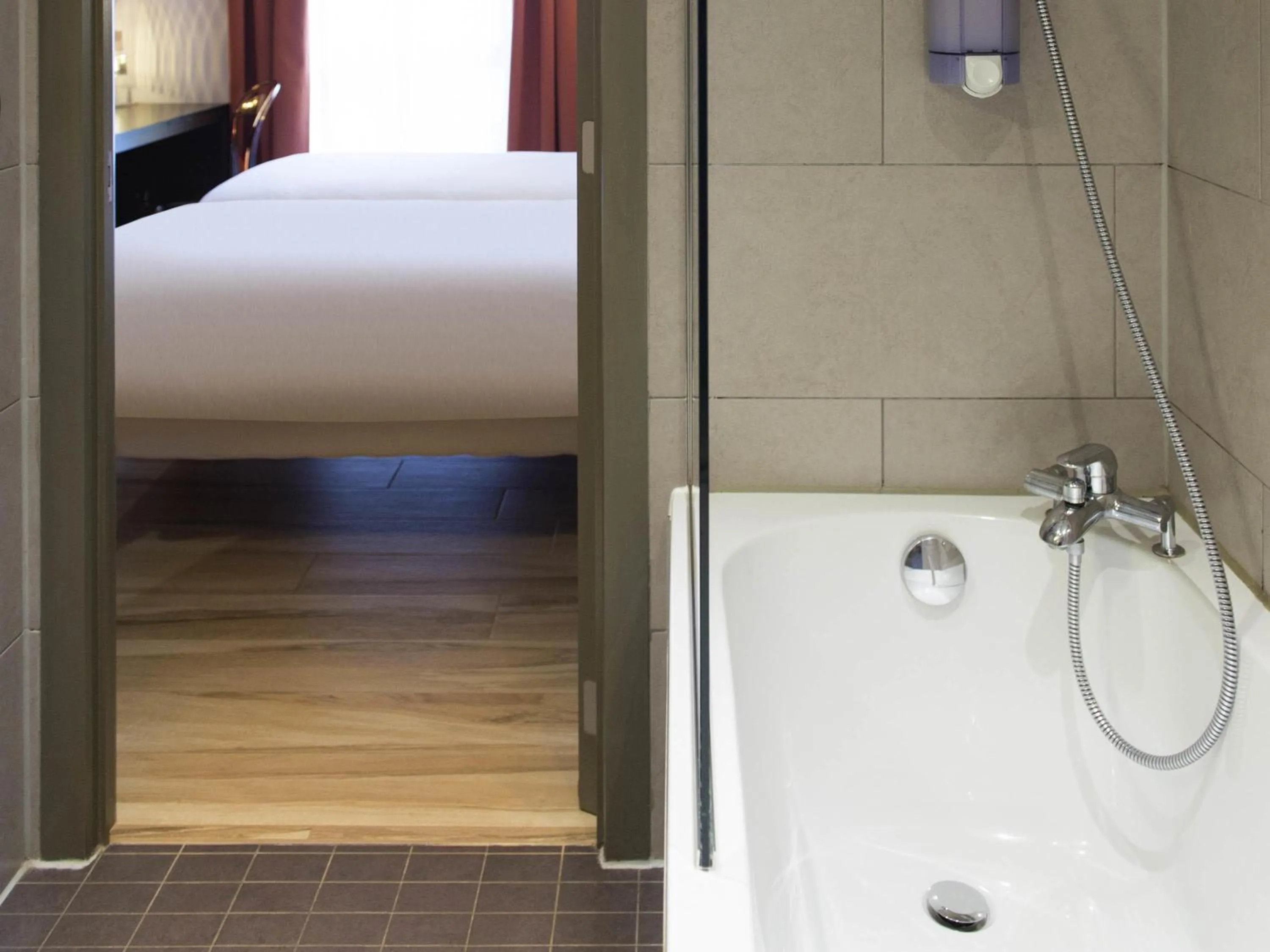 Bedroom, Bed in Ibis Styles La Louvière