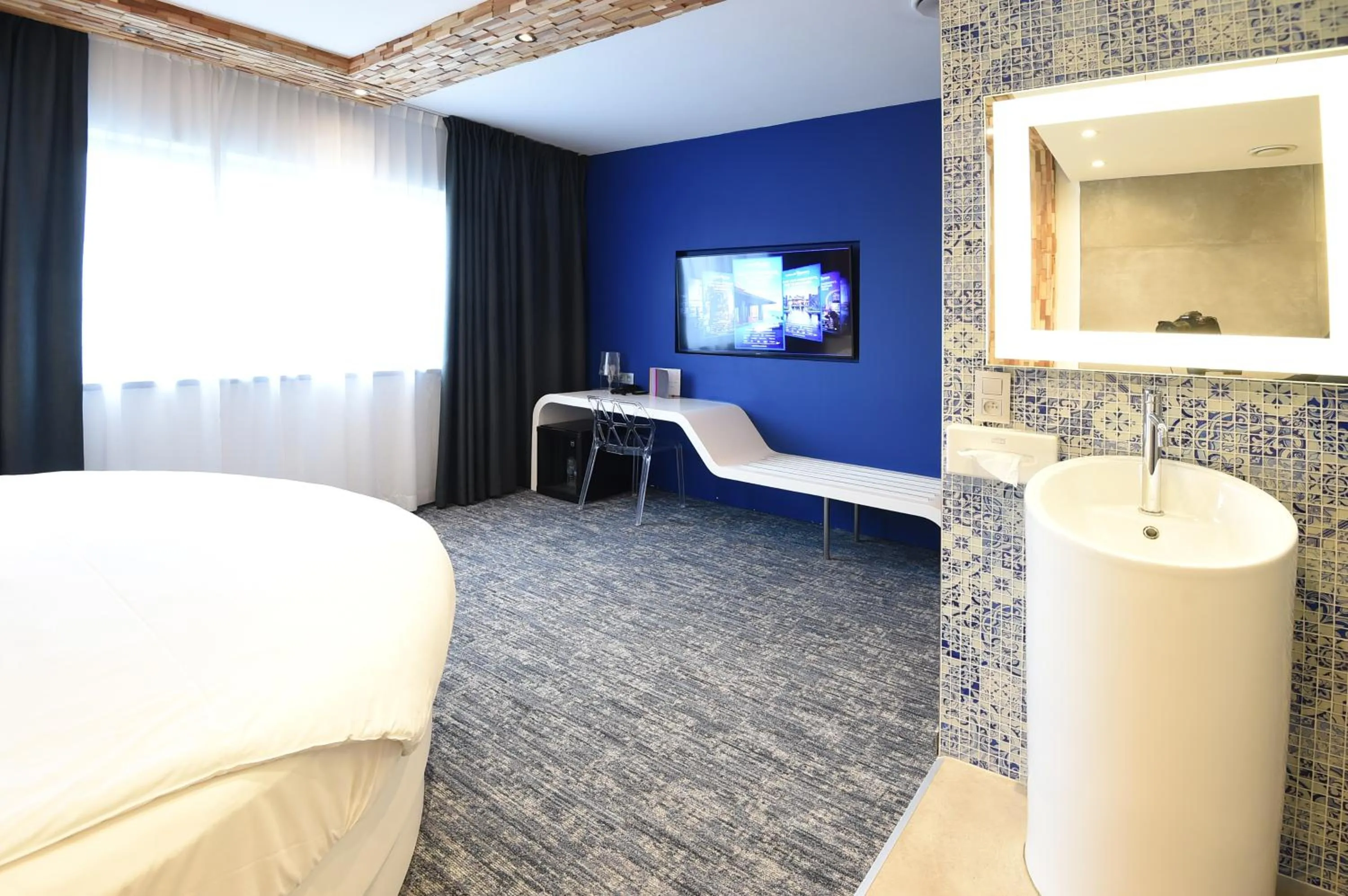 Photo of the whole room, Bed in Ibis Styles La Louvière